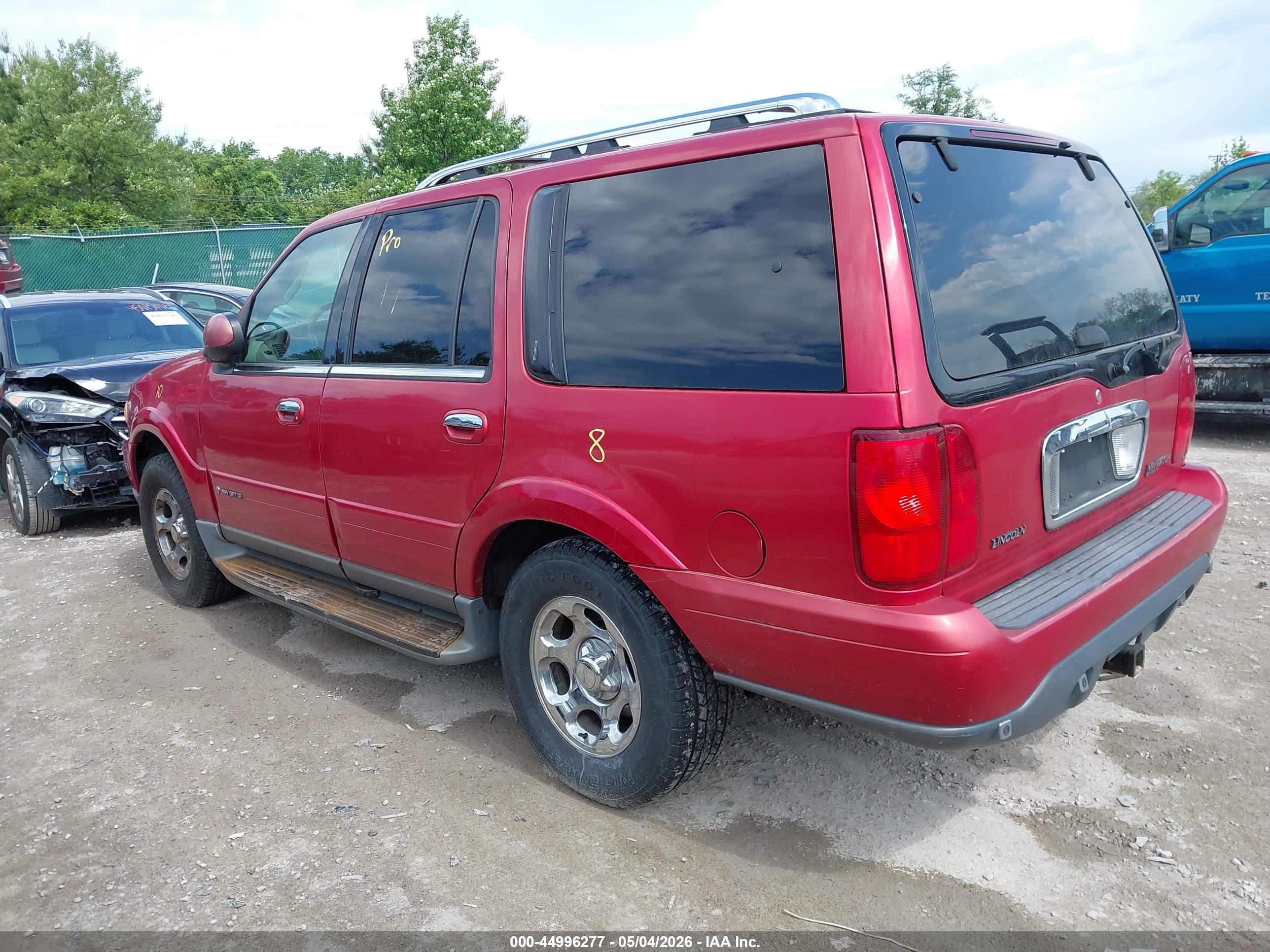 2001 Lincoln Navigator   Red vin: 5LMFU28R91LJ15170