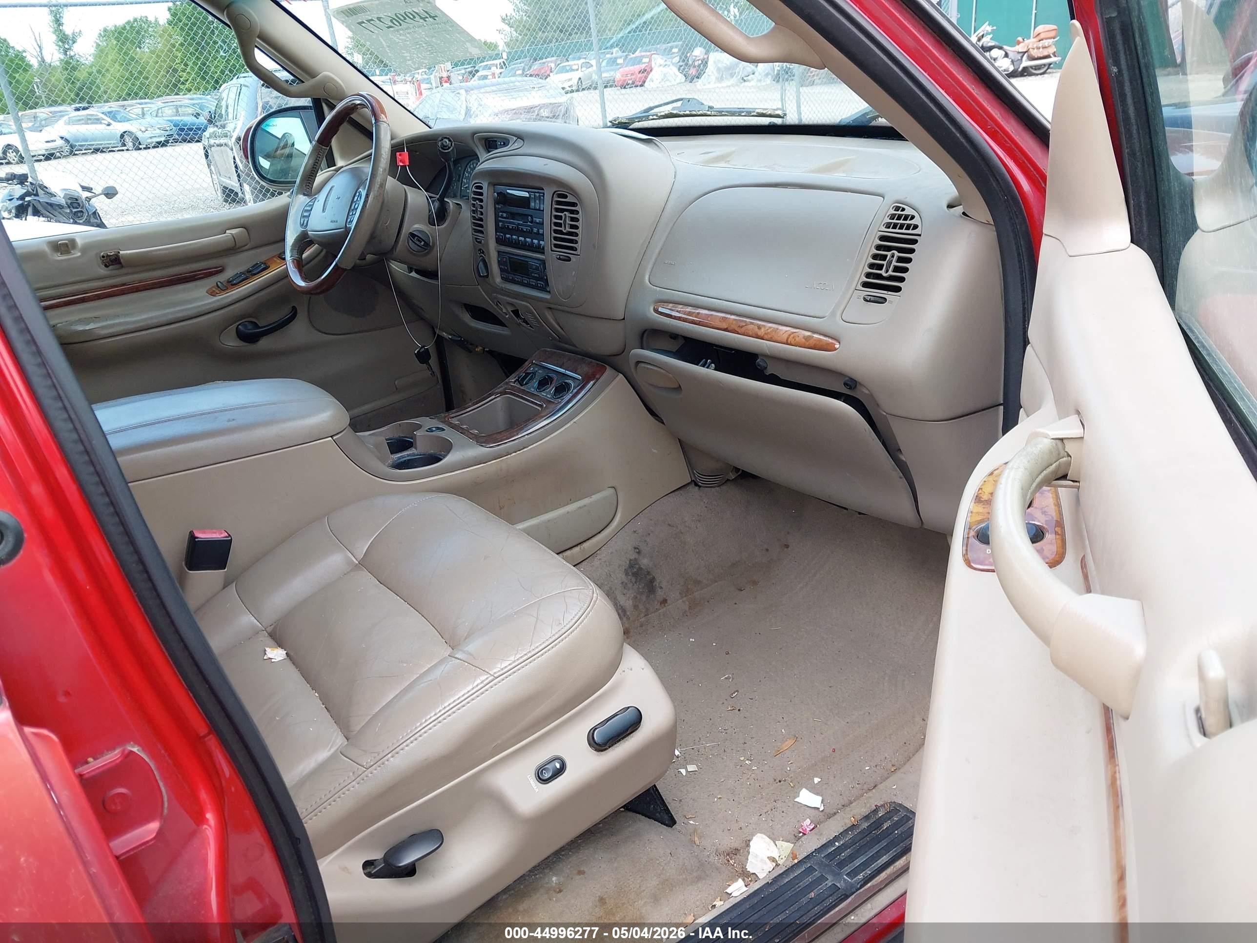 2001 Lincoln Navigator   Red vin: 5LMFU28R91LJ15170