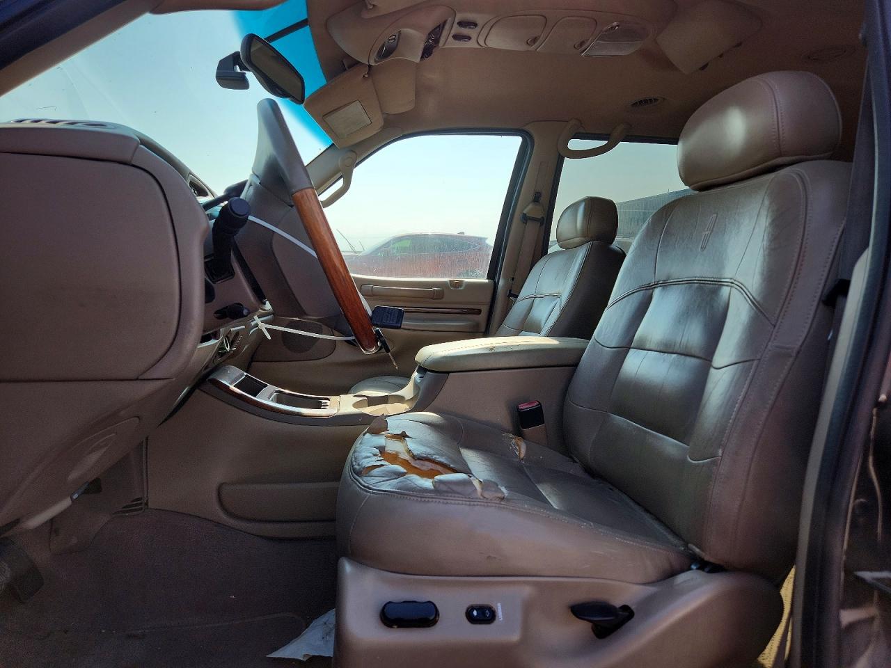 2001 Lincoln Navigator Черный vin: 5LMFU28R91LJ30932