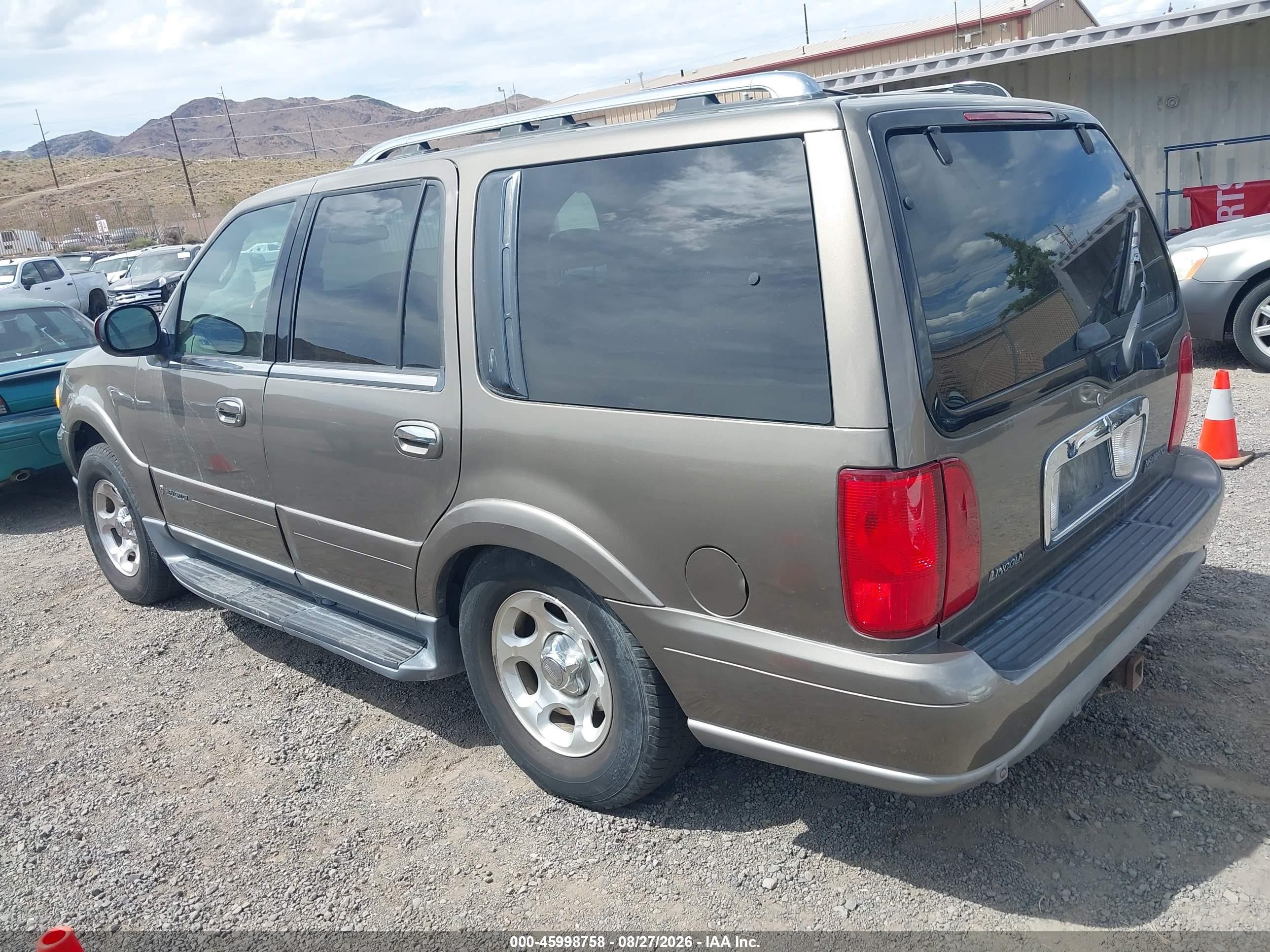 2002 Lincoln Navigator   Brown vin: 5LMFU28R92LJ02050