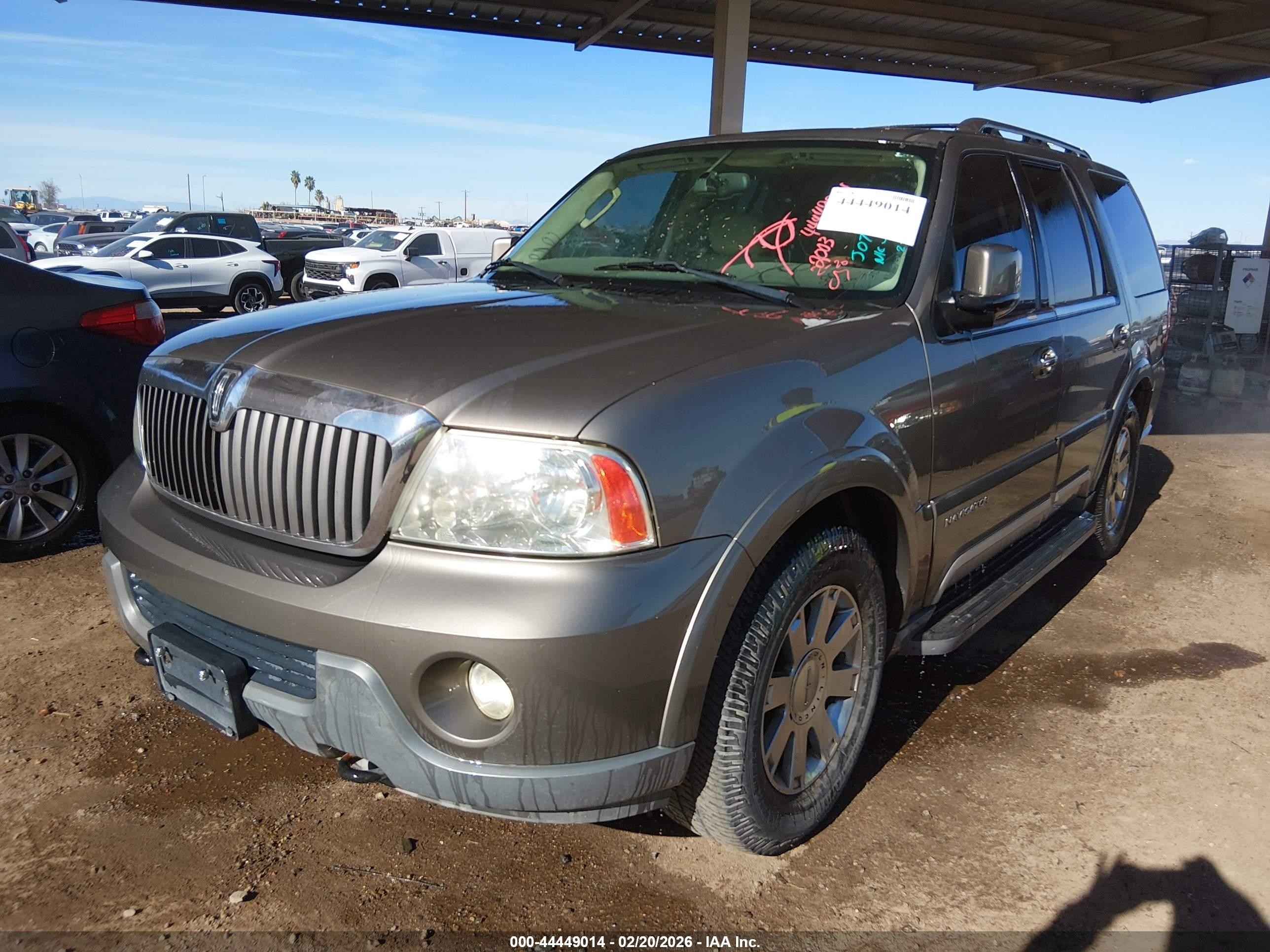 2003 Lincoln Navigator   Бордовый vin: 5LMFU28R93LJ07461