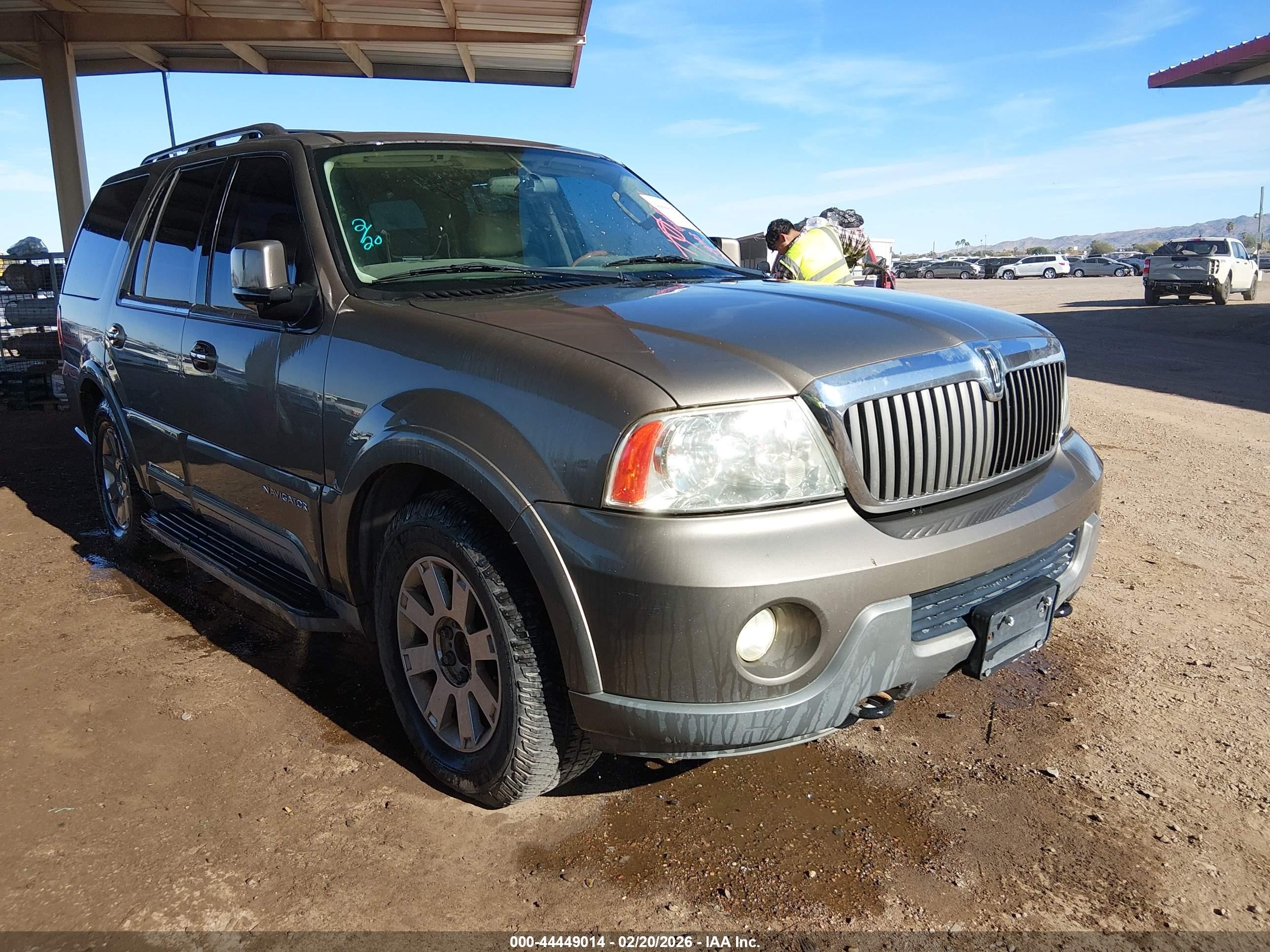 2003 Lincoln Navigator   Бордовый vin: 5LMFU28R93LJ07461