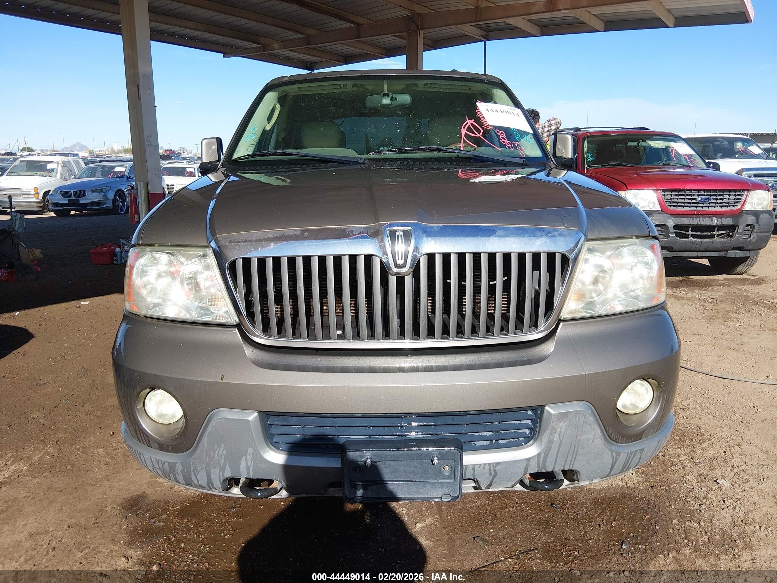 2003 Lincoln Navigator   Бордовый vin: 5LMFU28R93LJ07461
