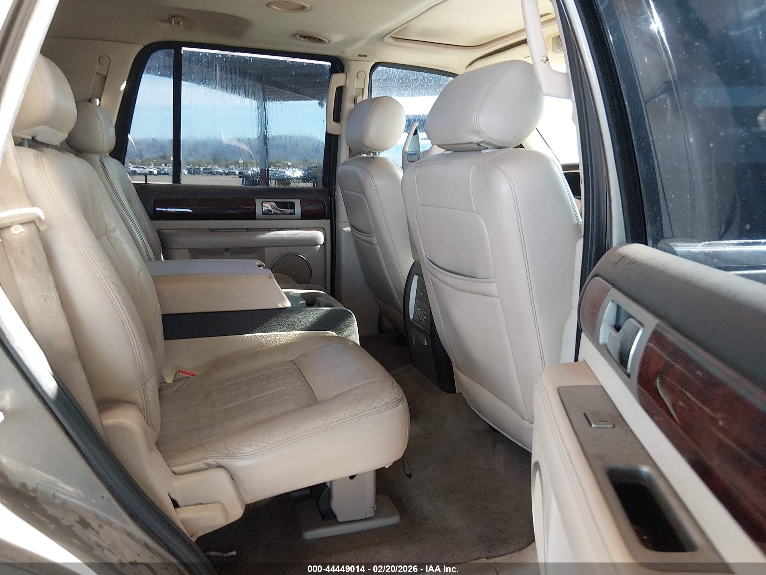 2003 Lincoln Navigator   Бордовый vin: 5LMFU28R93LJ07461