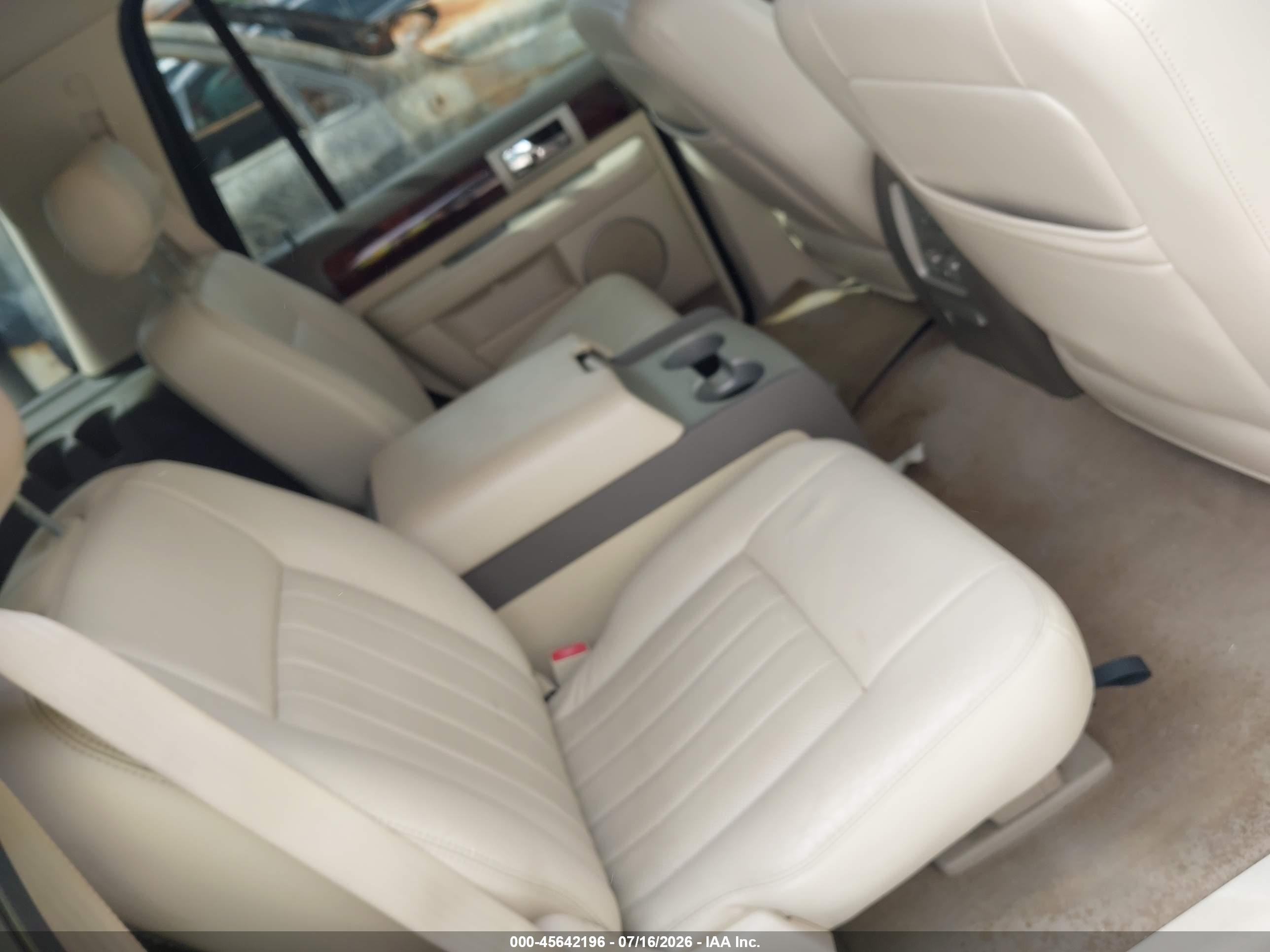 2004 Lincoln Navigator   Black vin: 5LMFU28R94LJ04125