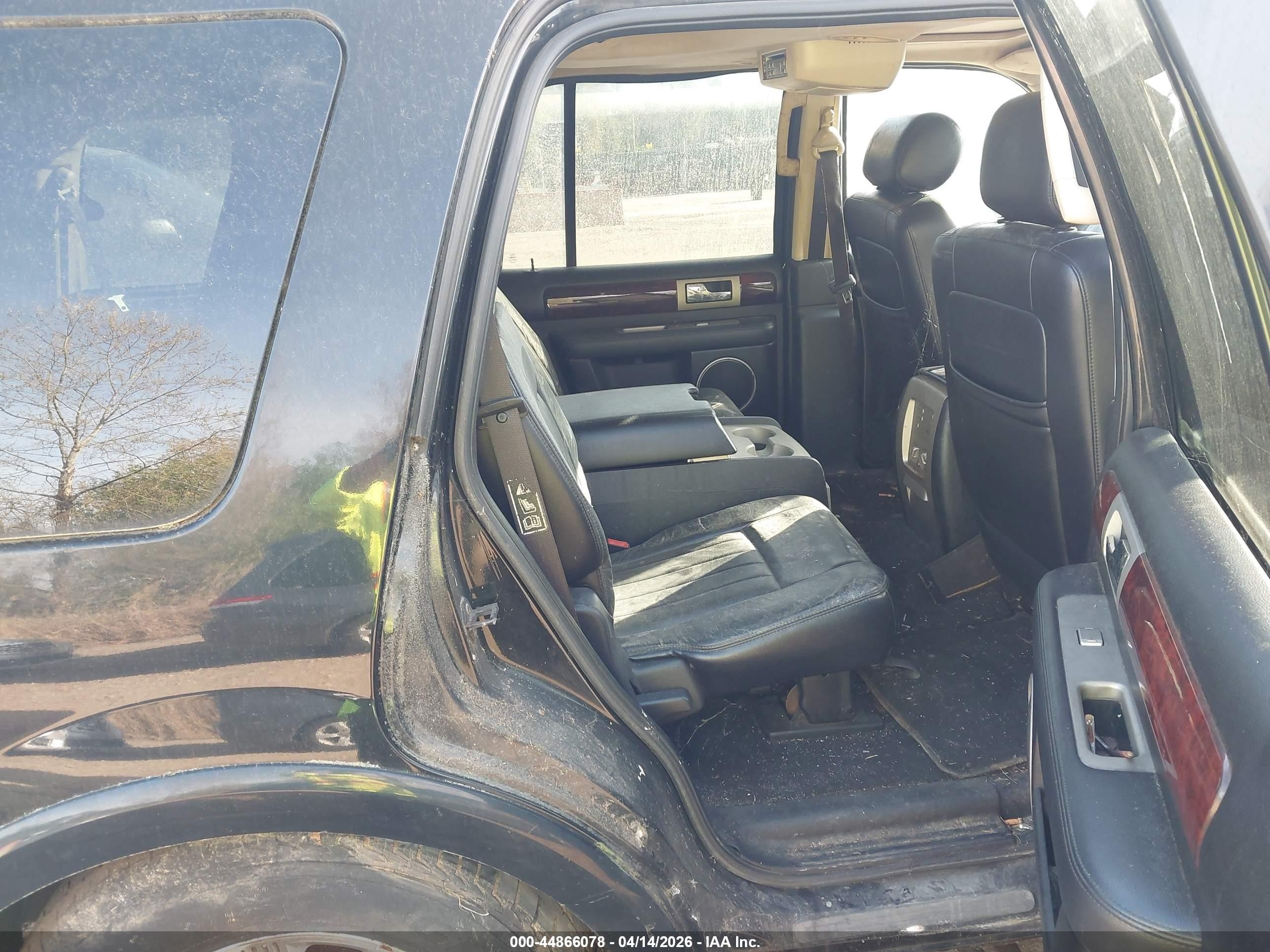 2003 Lincoln Navigator   Black vin: 5LMFU28RX3LJ28089