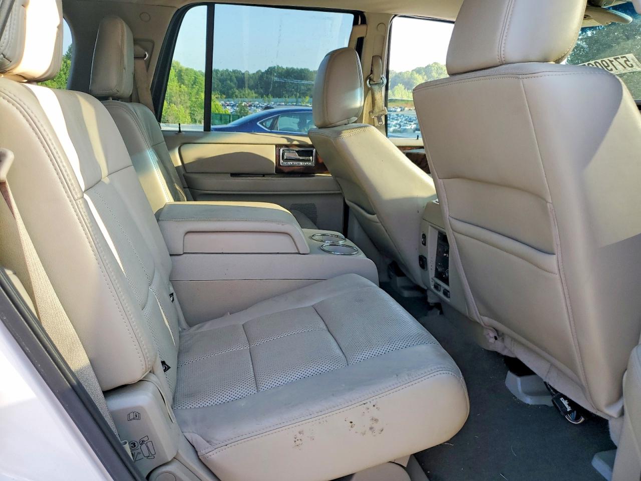 2012 Lincoln Navigator Белый vin: 5LMJJ2H51CEL02121