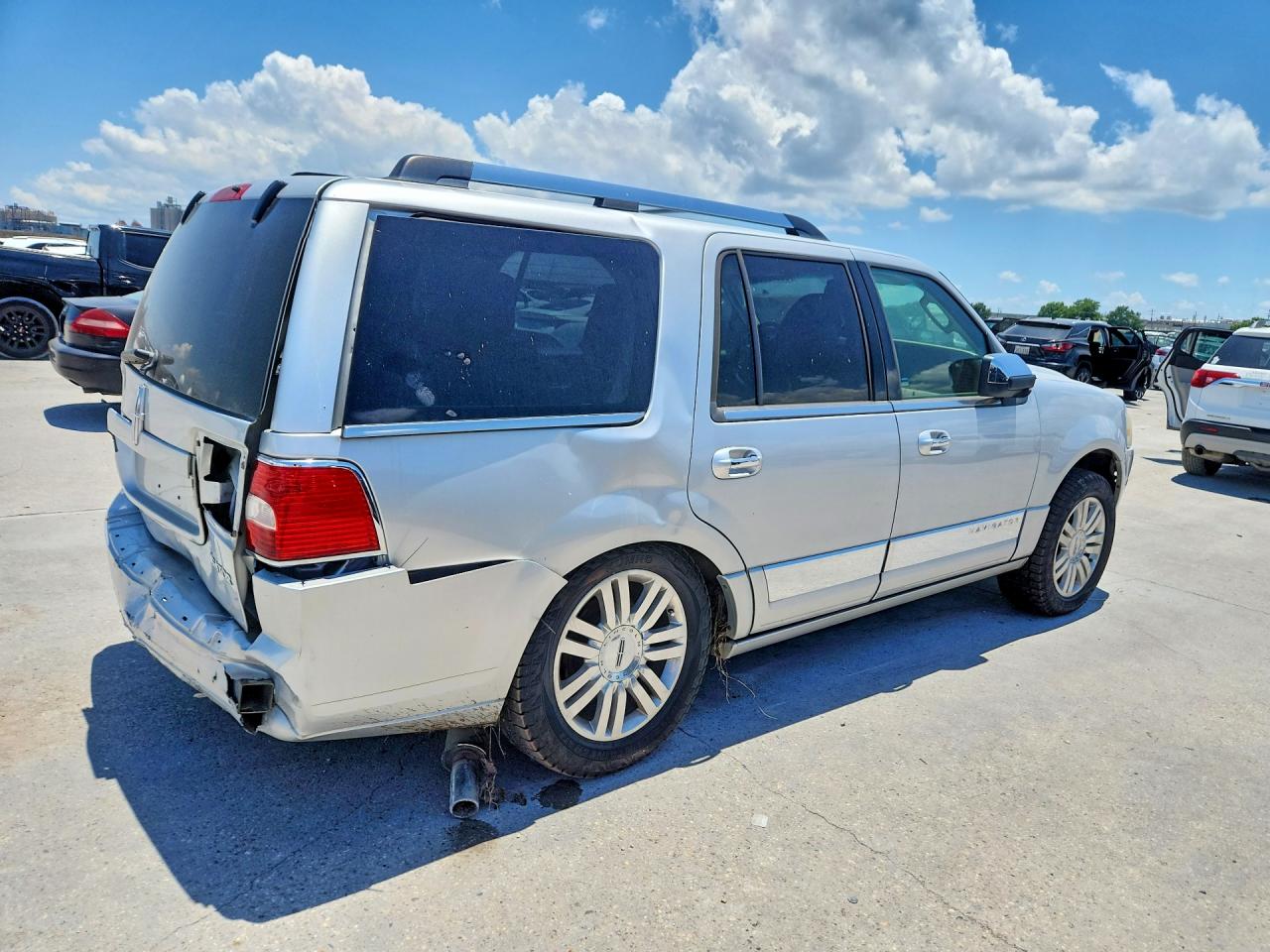 2013 Lincoln Navigator Silver vin: 5LMJJ2H51DEL06901