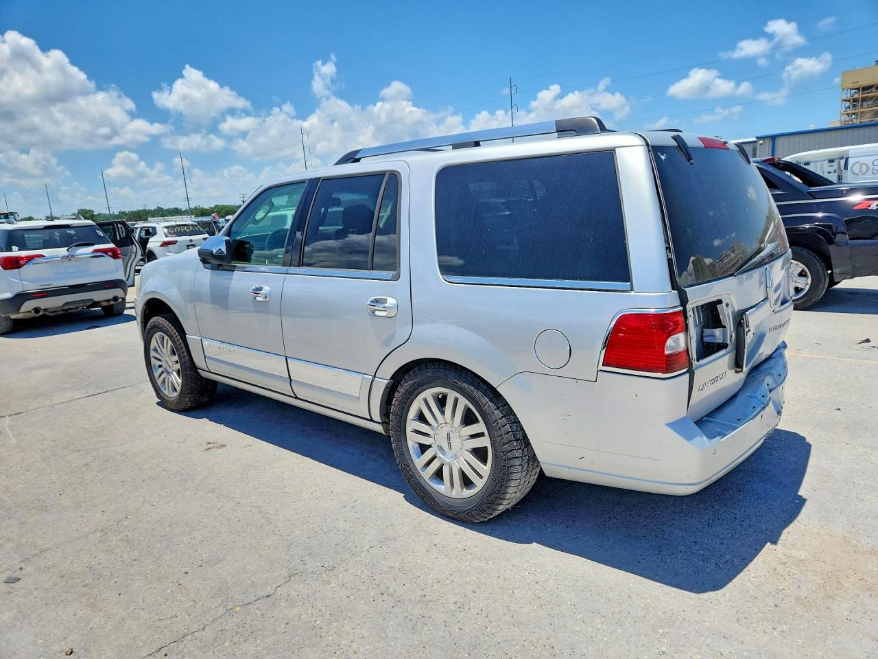 2013 Lincoln Navigator Silver vin: 5LMJJ2H51DEL06901