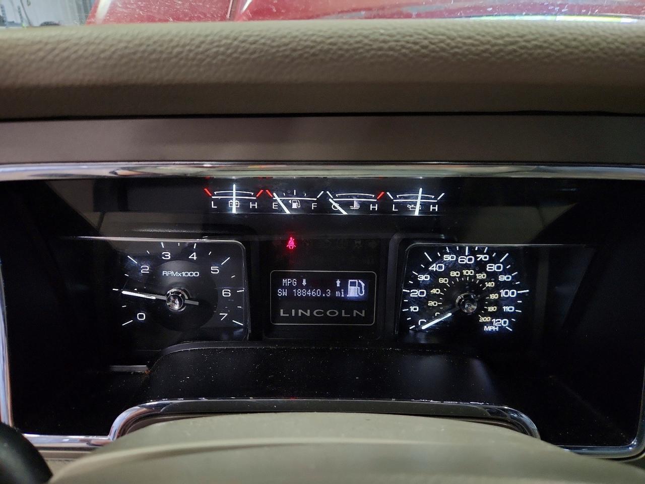 2014 Lincoln Navigator Burgundy vin: 5LMJJ2H51EEL03319
