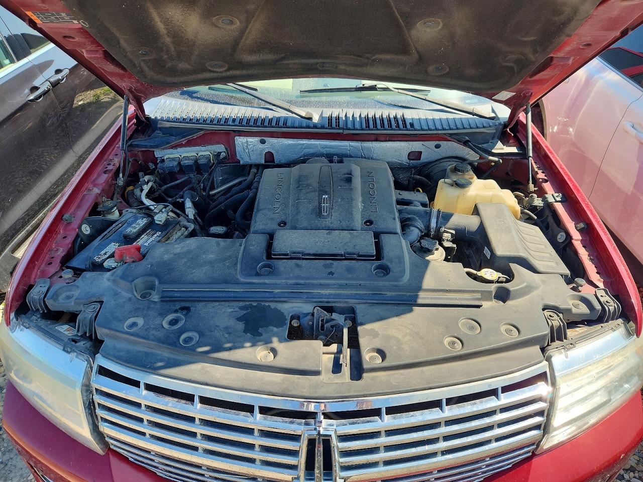 2014 Lincoln Navigator Burgundy vin: 5LMJJ2H51EEL03319