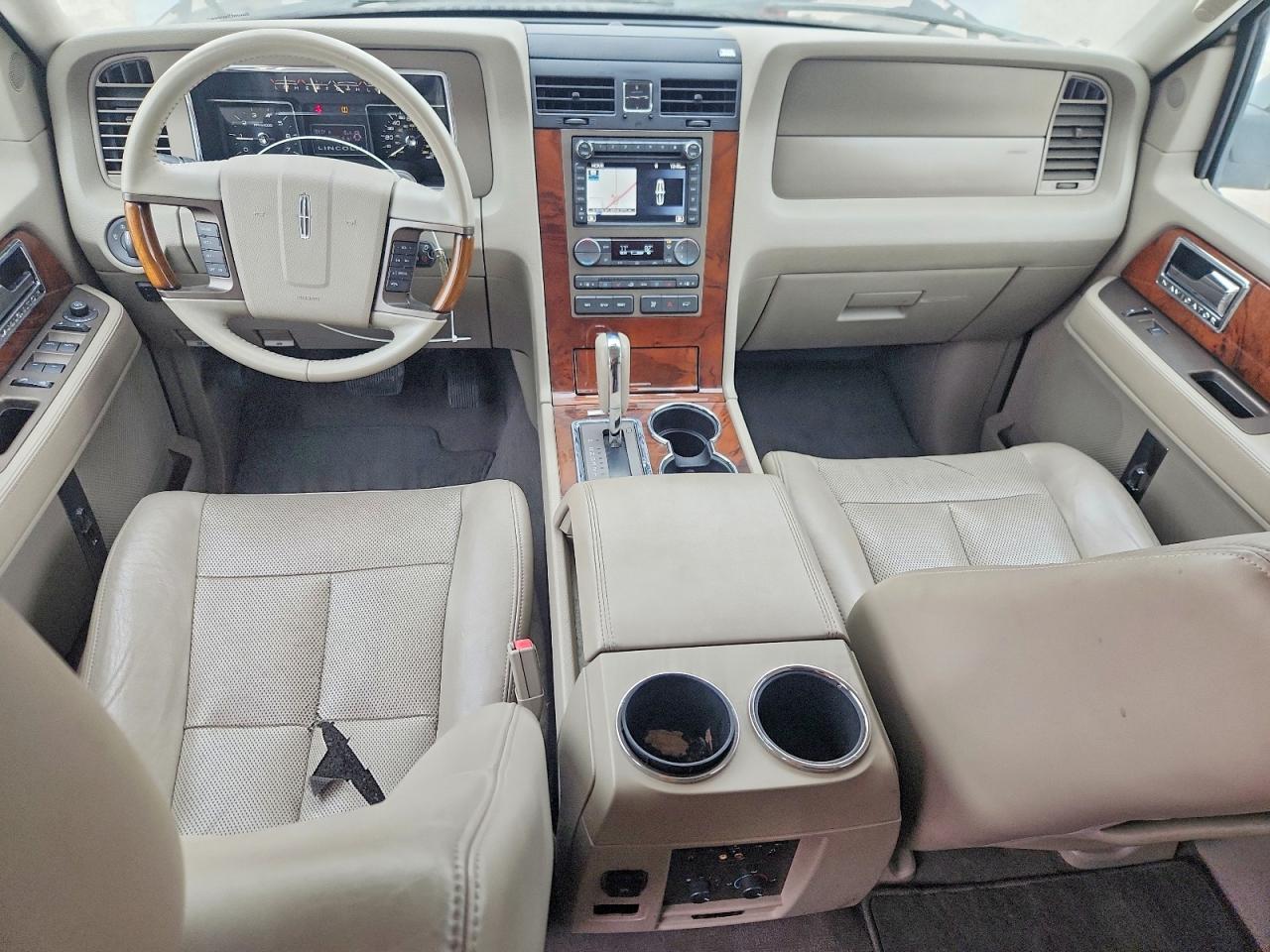 2013 Lincoln Navigator Silver vin: 5LMJJ2H52DEL07880