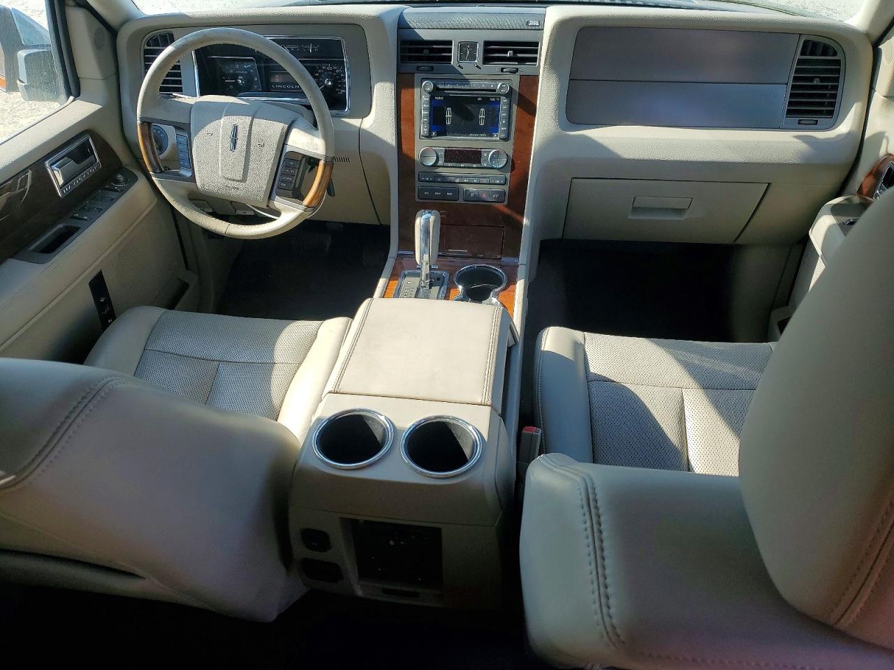 2014 Lincoln Navigator Silver vin: 5LMJJ2H52EEL05337