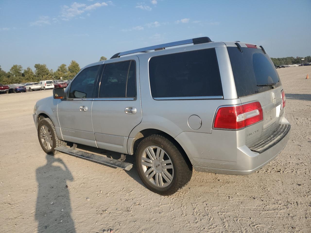2010 Lincoln Navigator Silver vin: 5LMJJ2H53AEJ09482