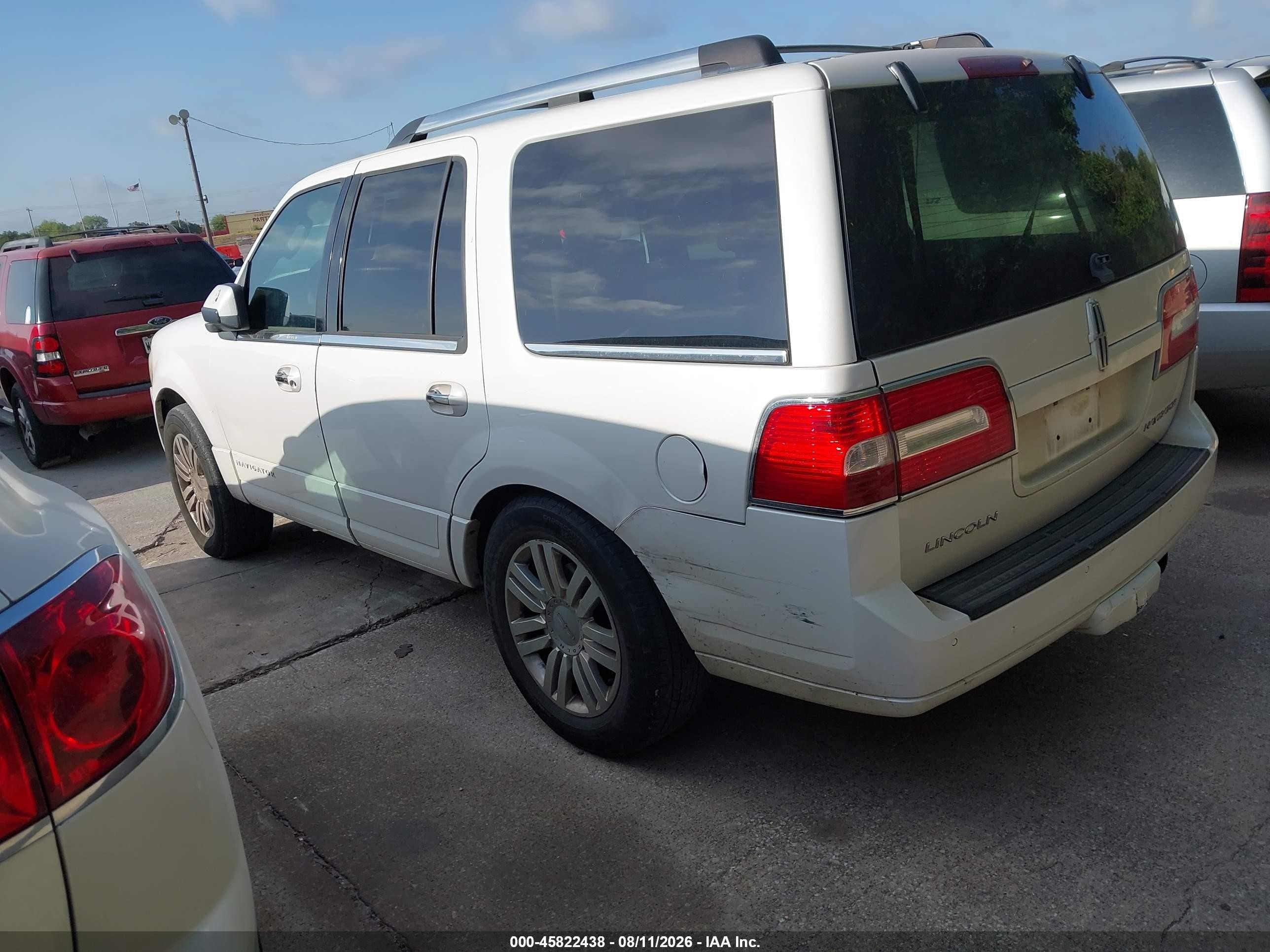 2011 Lincoln Navigator   Белый vin: 5LMJJ2H53BEJ02100