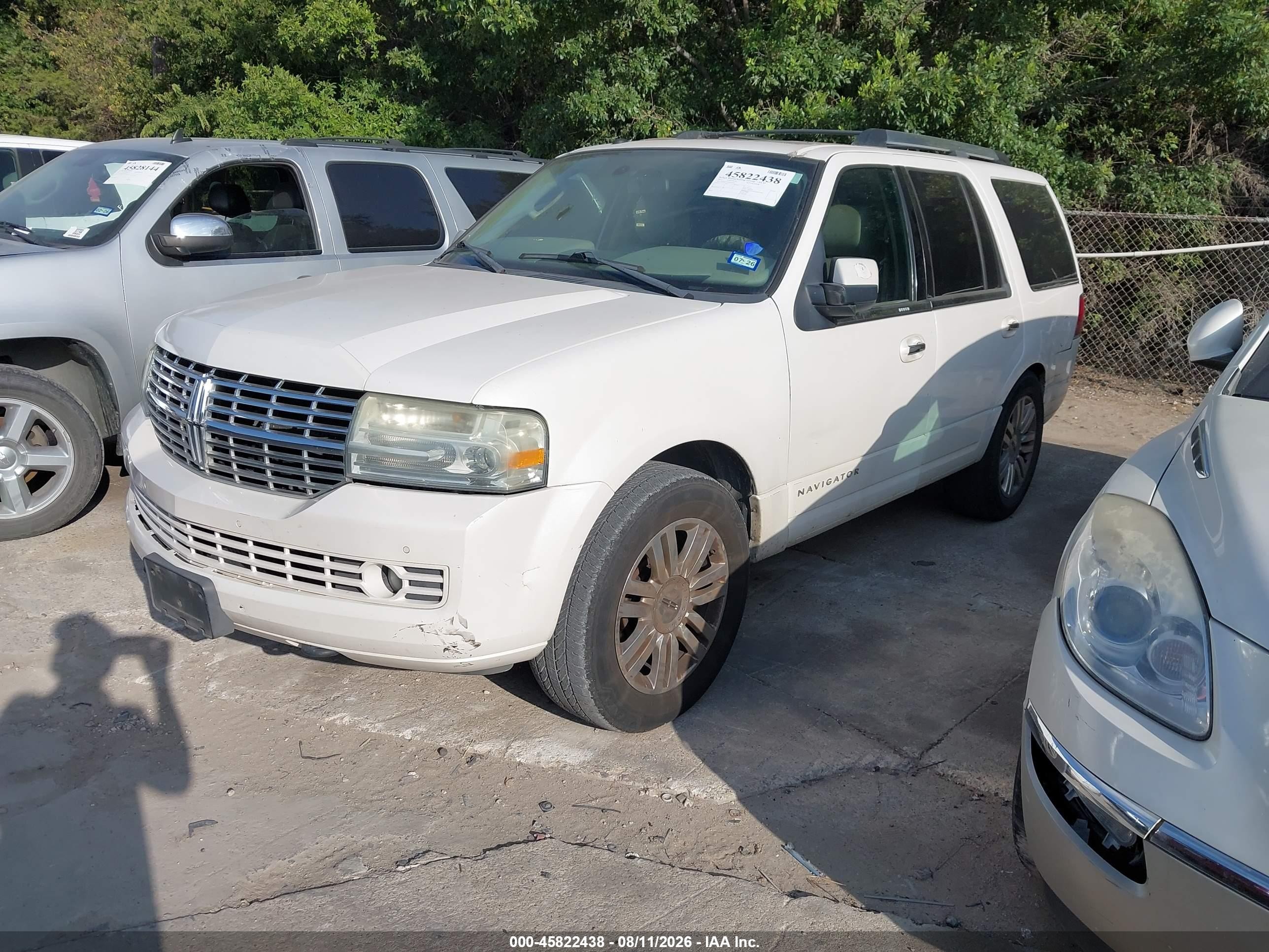 2011 Lincoln Navigator   Белый vin: 5LMJJ2H53BEJ02100