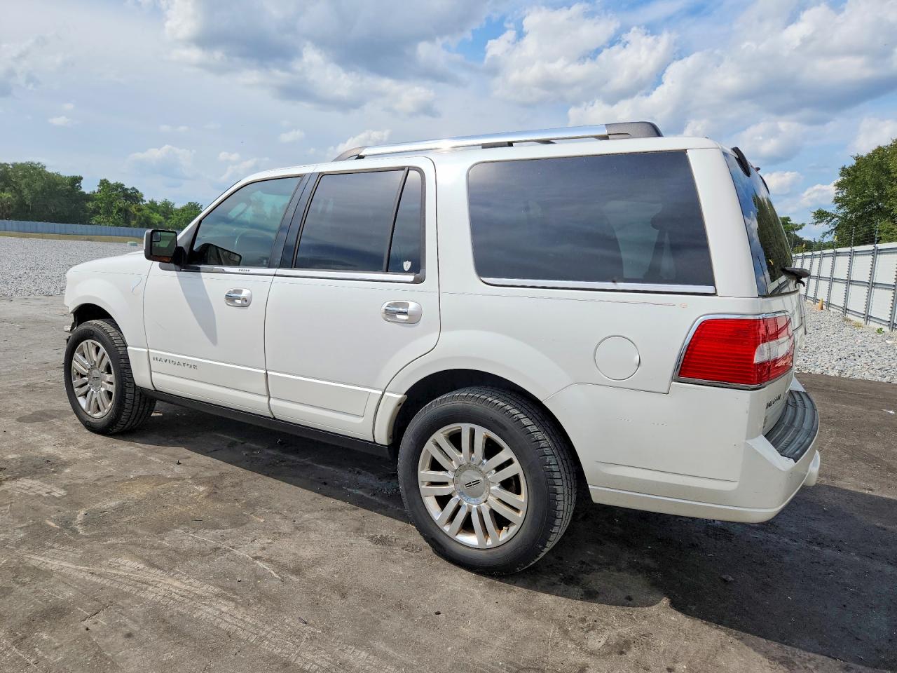 2012 Lincoln Navigator White vin: 5LMJJ2H53CEL00208