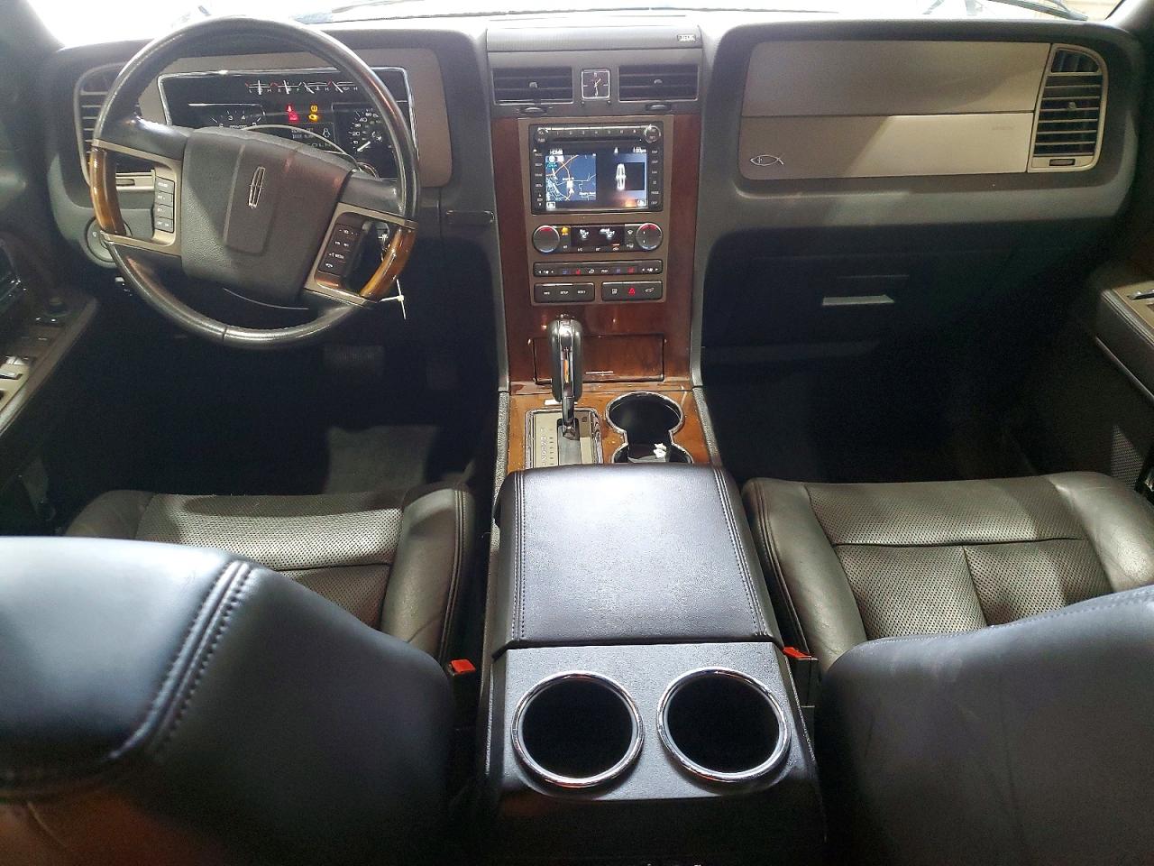 2014 Lincoln Navigator Серебряный vin: 5LMJJ2H53EEL03693