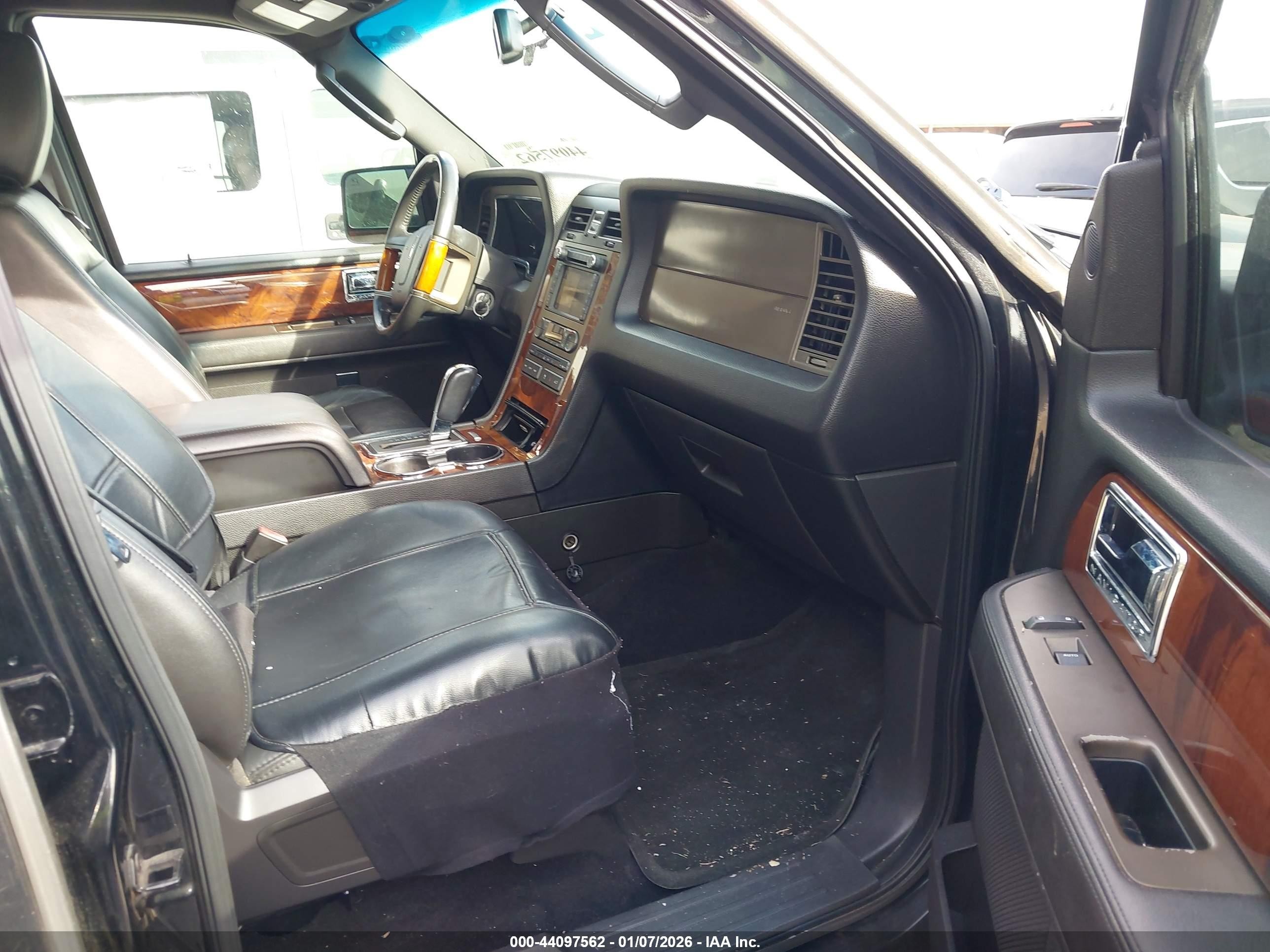 2011 Lincoln Navigator   Black vin: 5LMJJ2H54BEJ06169