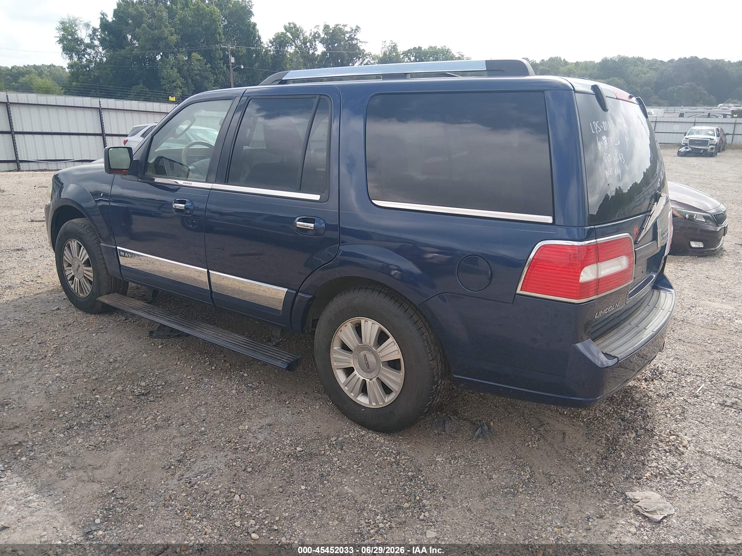 2010 Lincoln Navigator   Blue vin: 5LMJJ2H55AEJ01643