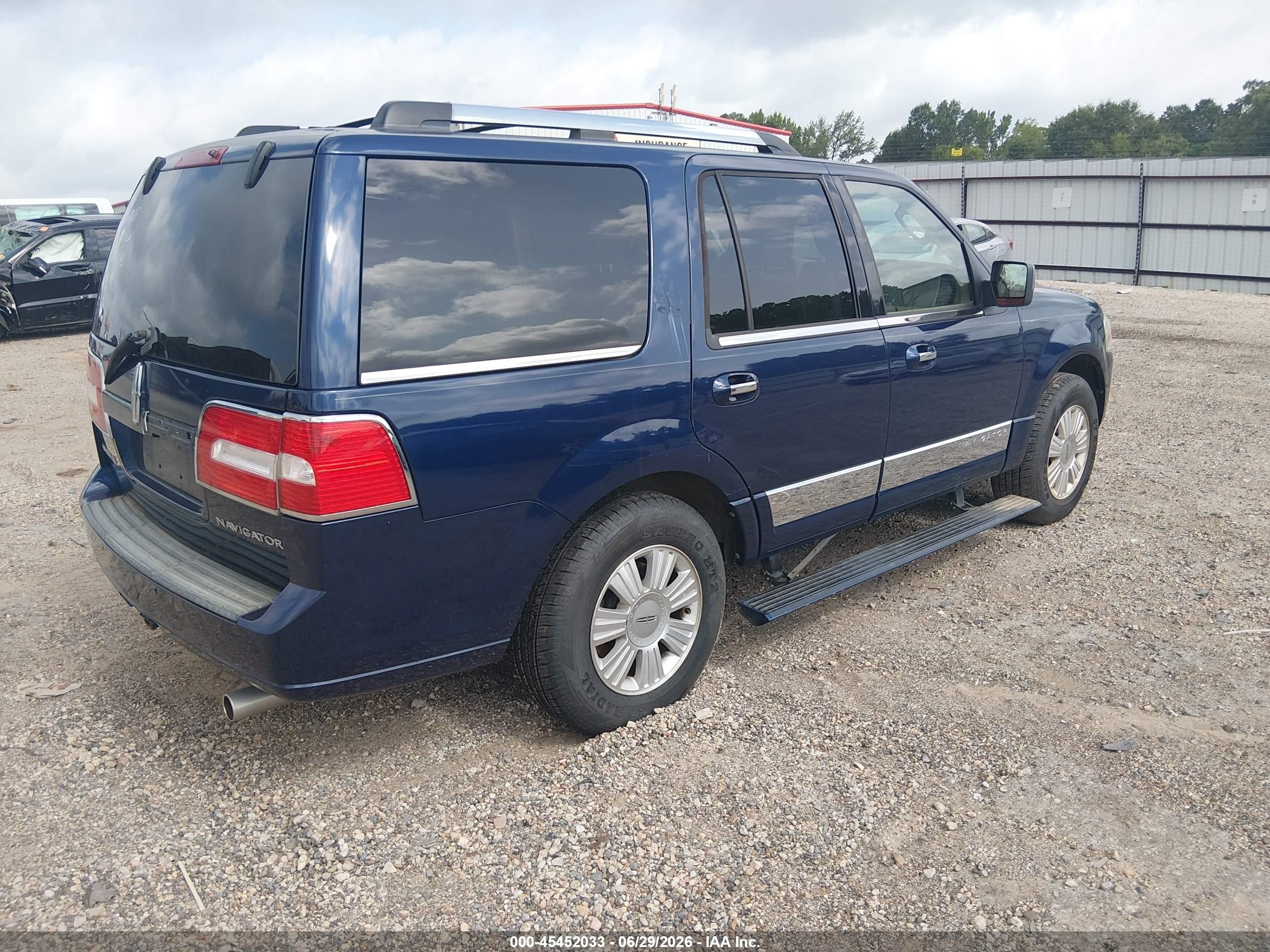 2010 Lincoln Navigator   Blue vin: 5LMJJ2H55AEJ01643