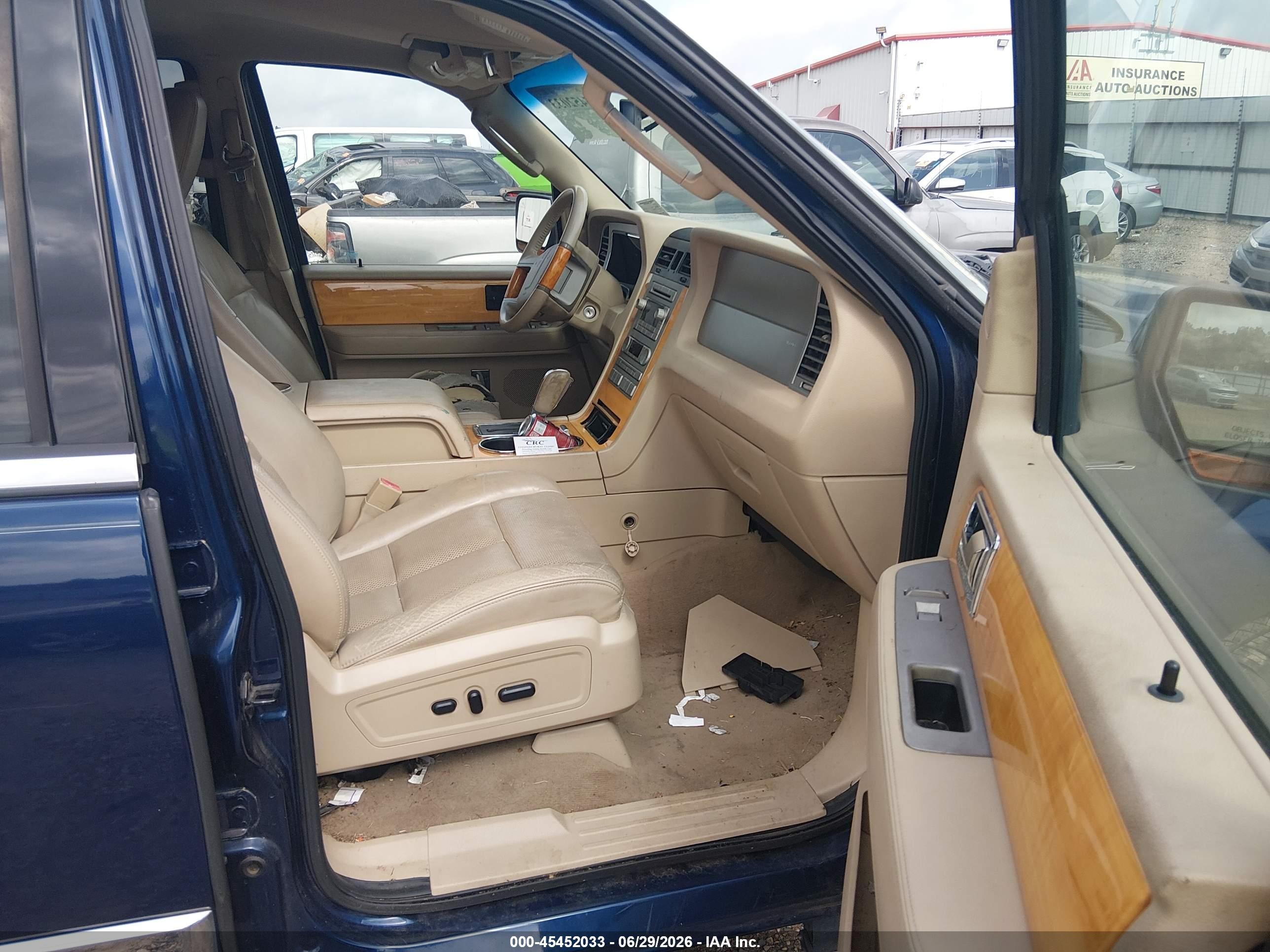 2010 Lincoln Navigator   Blue vin: 5LMJJ2H55AEJ01643