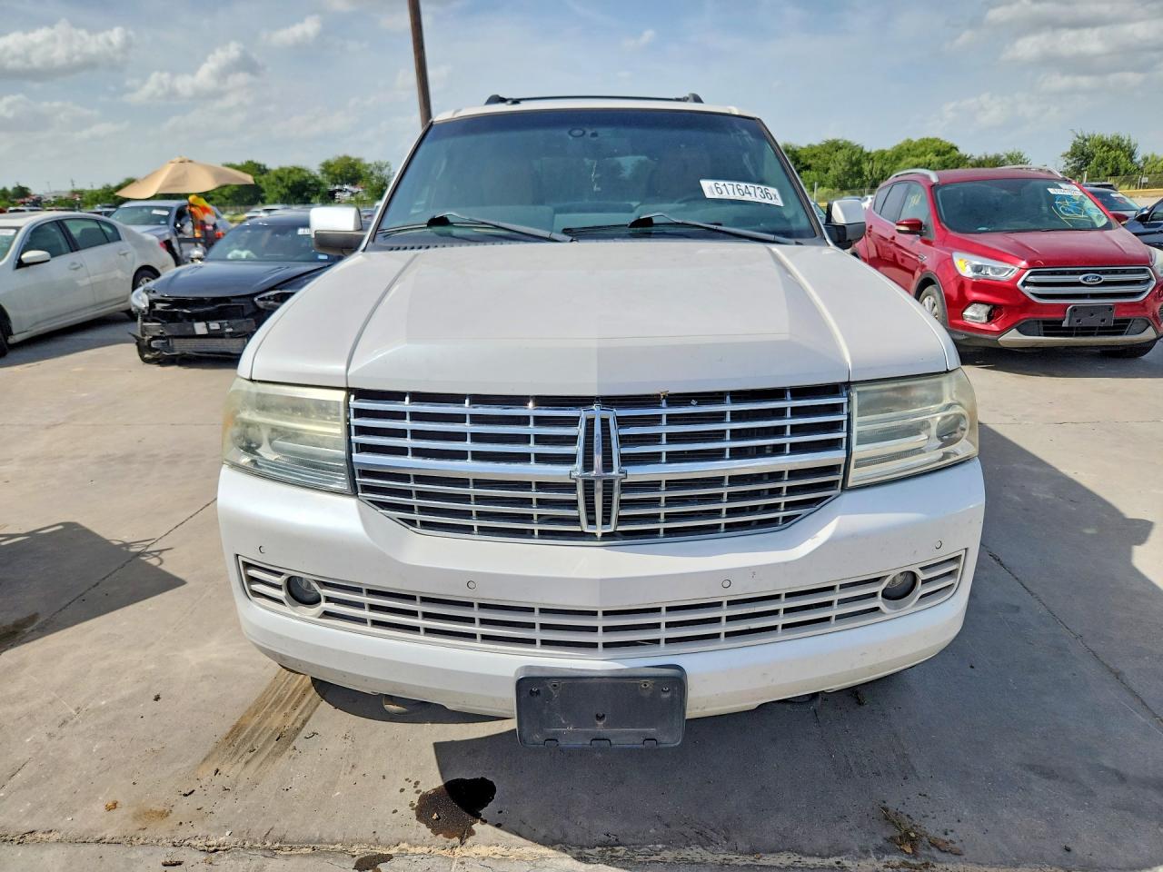 2011 Lincoln Navigator White vin: 5LMJJ2H55BEJ01384