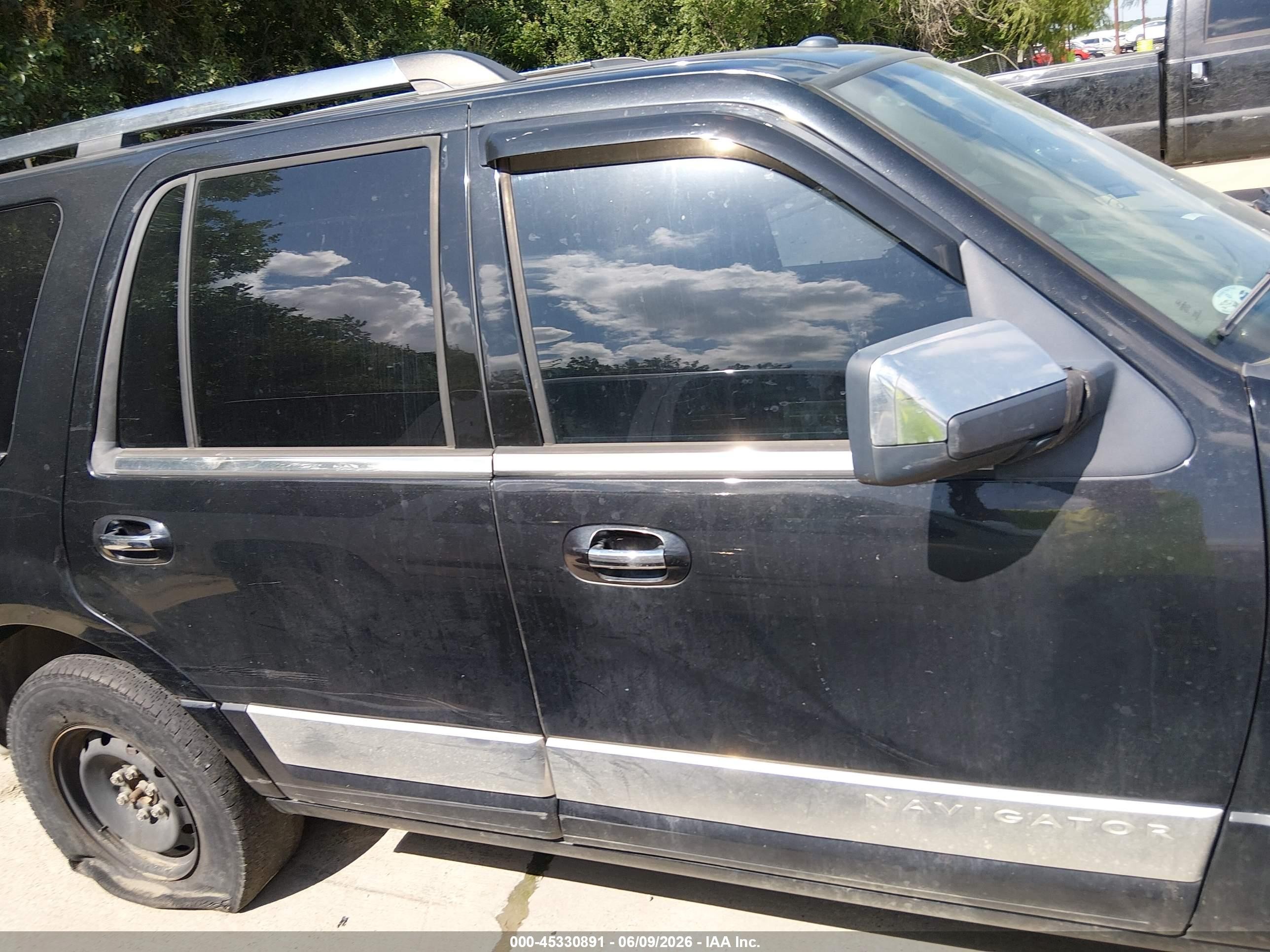 2013 Lincoln Navigator   Черный vin: 5LMJJ2H56DEL03752