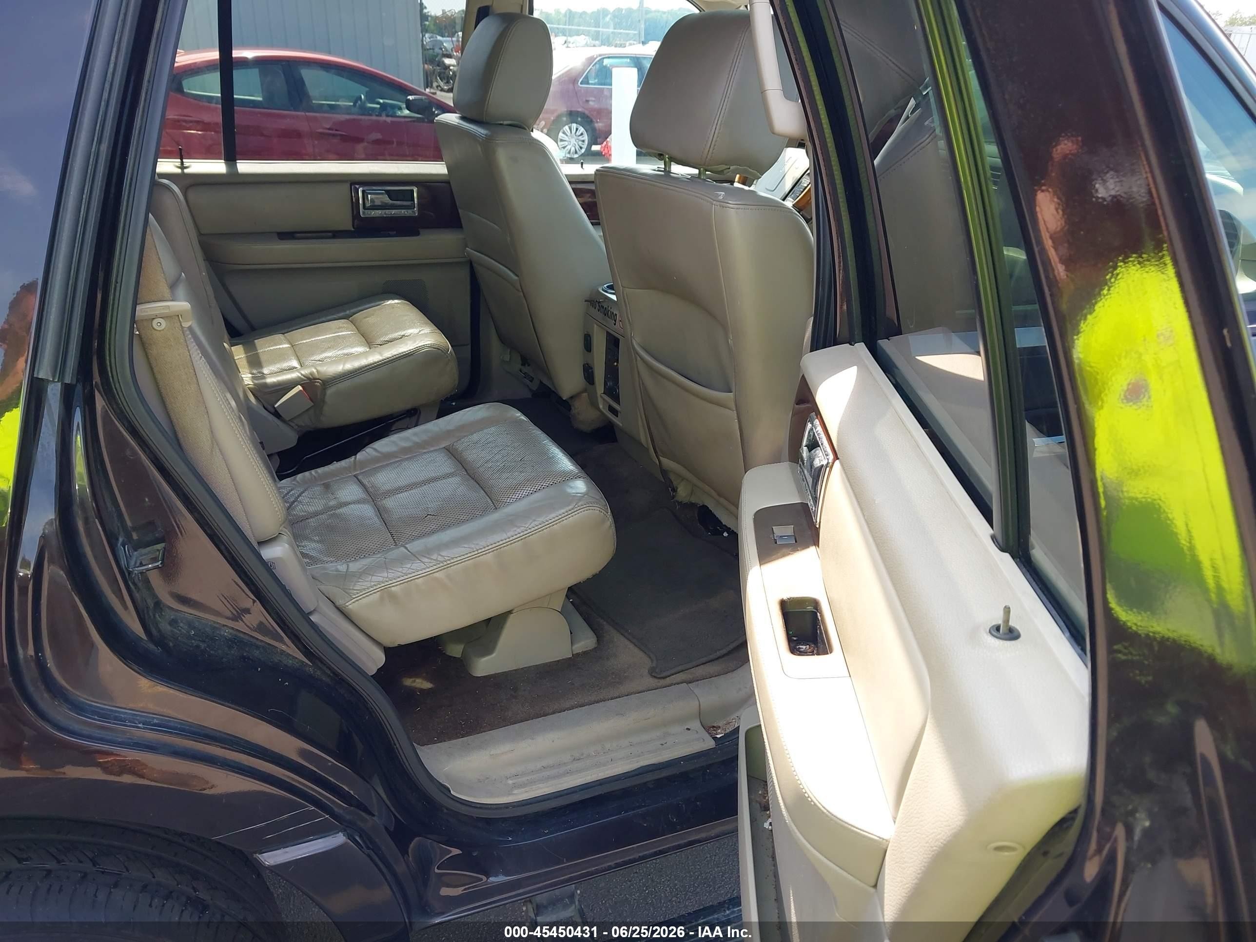 2013 Lincoln Navigator   Black vin: 5LMJJ2H57DEL07079