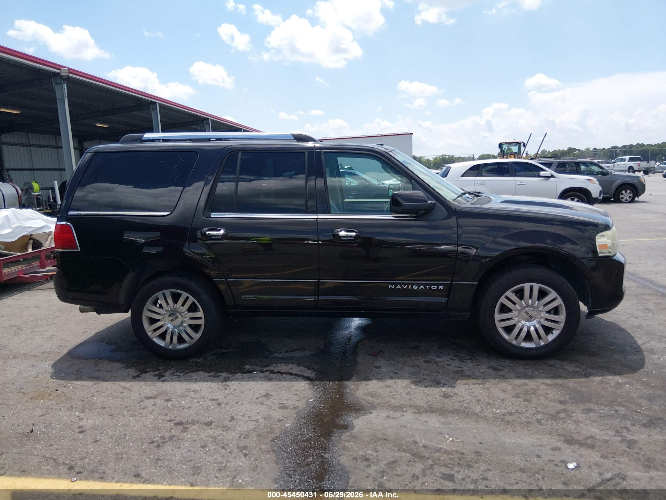 2013 Lincoln Navigator   Black vin: 5LMJJ2H57DEL07079