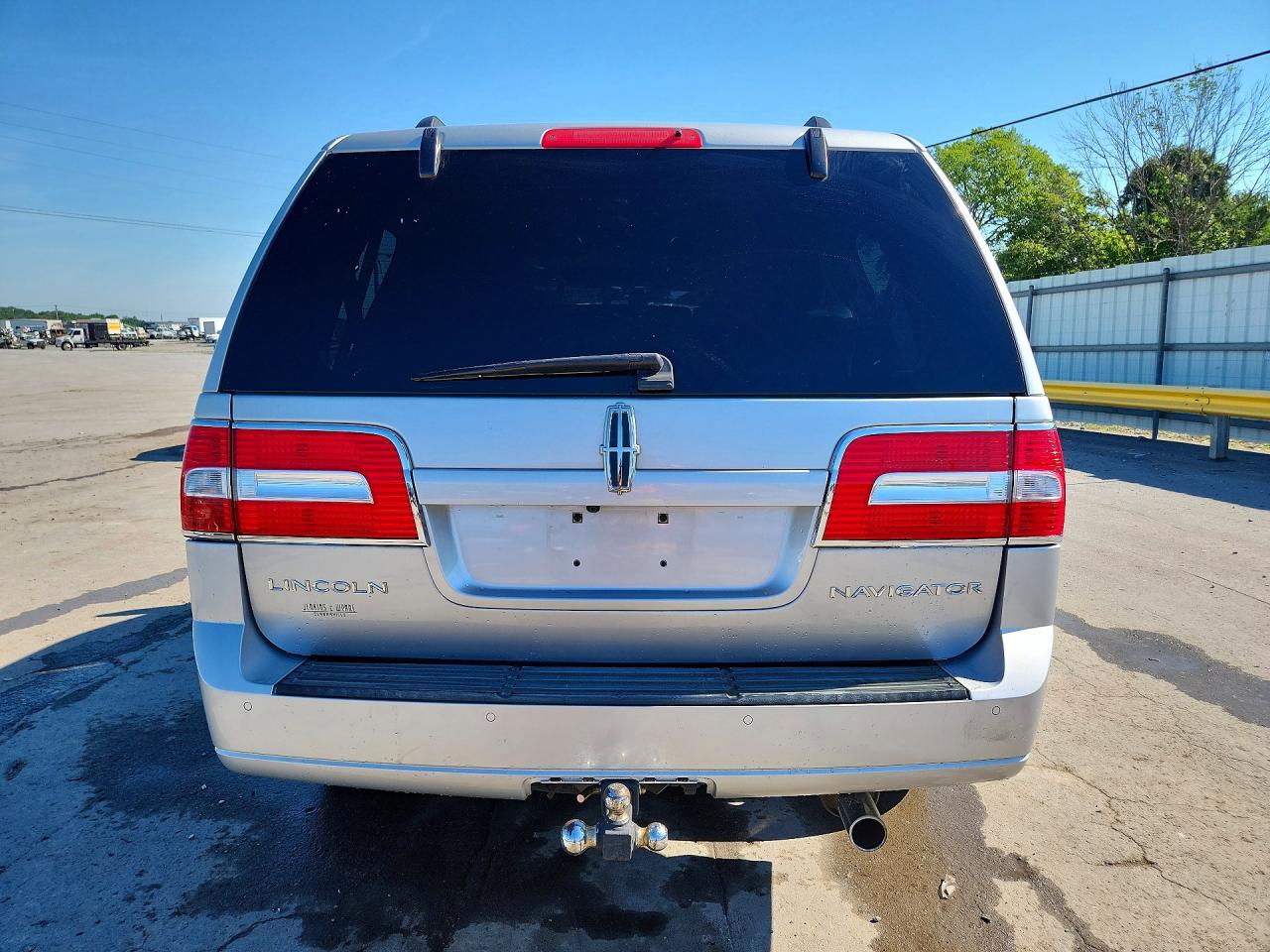 2013 Lincoln Navigator Silver vin: 5LMJJ2H57DEL08443