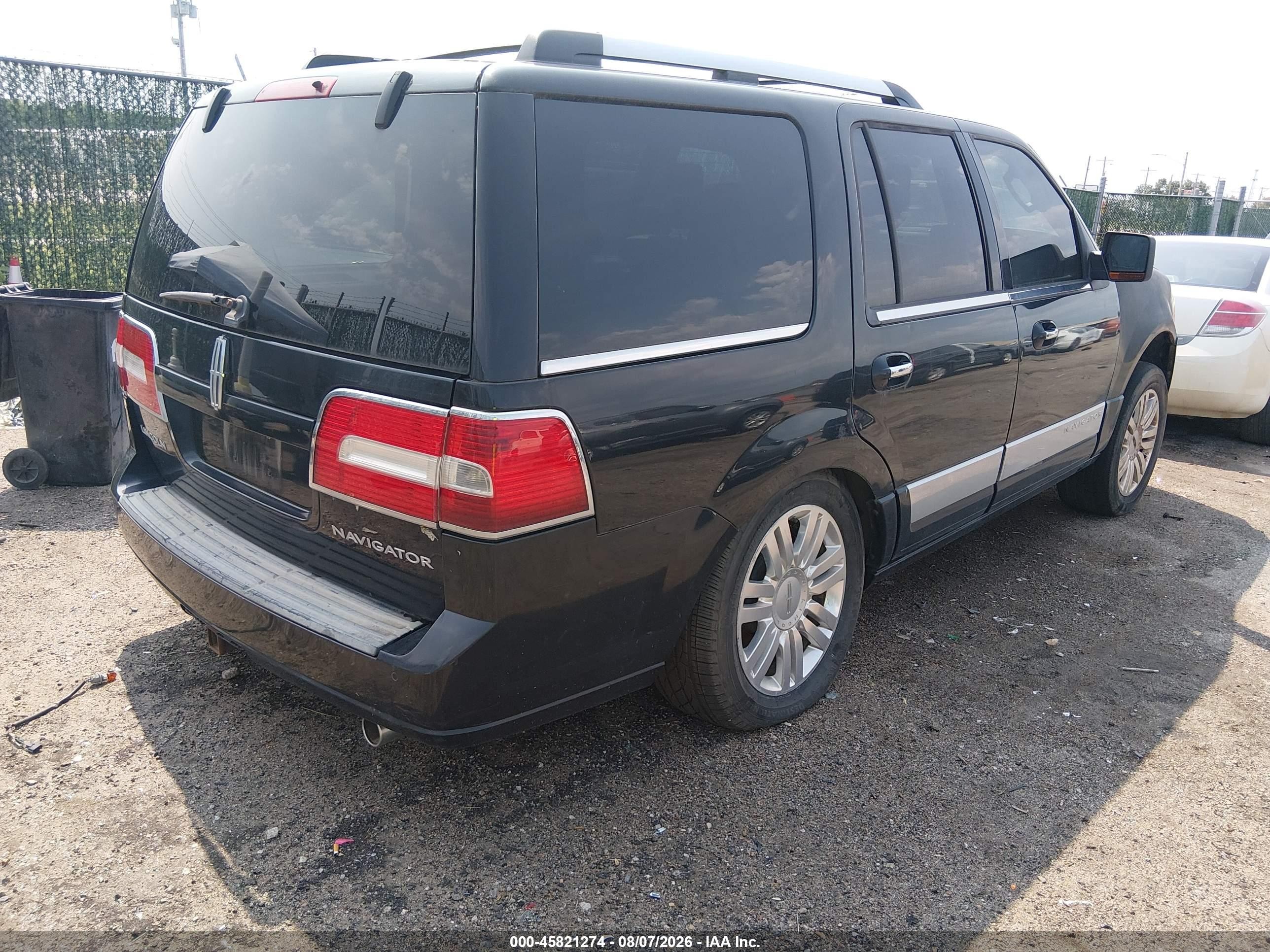 2011 Lincoln Navigator   Black vin: 5LMJJ2H58BEJ00178