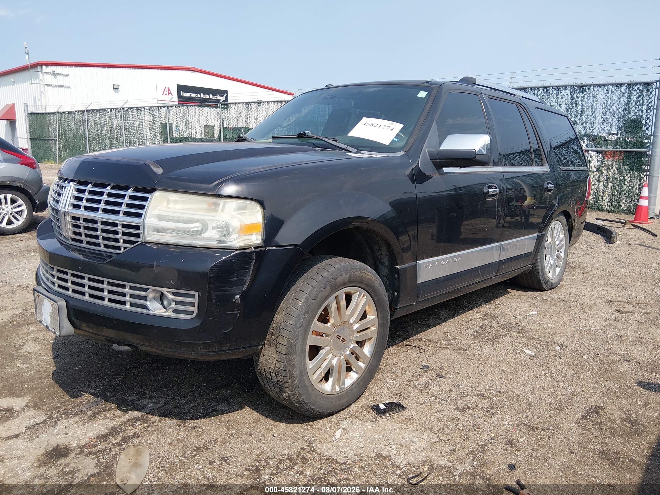 2011 Lincoln Navigator   Black vin: 5LMJJ2H58BEJ00178