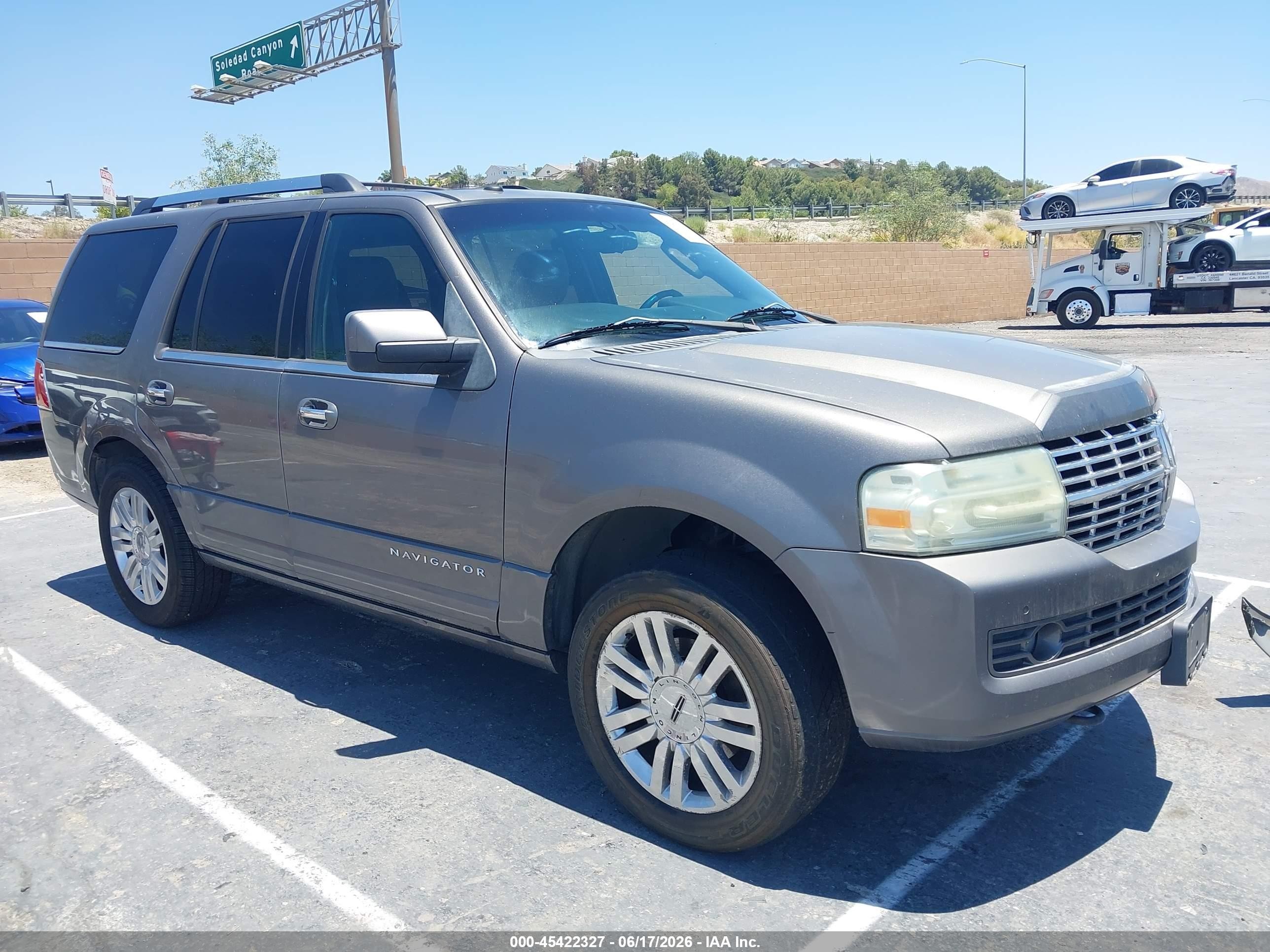 2011 Lincoln Navigator   Gray vin: 5LMJJ2H58BEJ00309