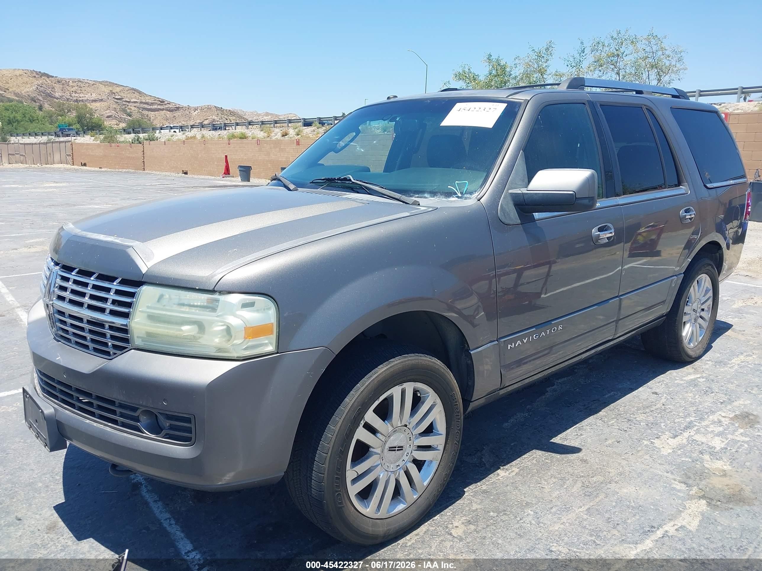 2011 Lincoln Navigator   Gray vin: 5LMJJ2H58BEJ00309