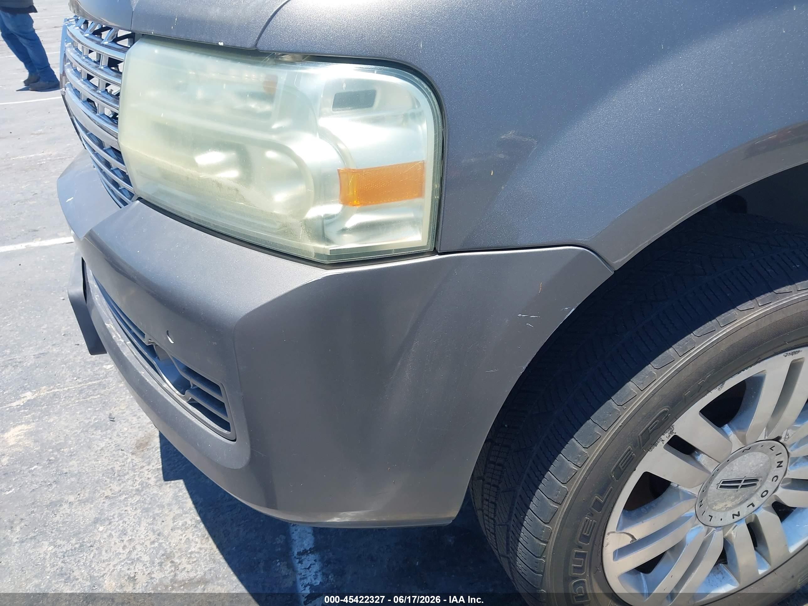 2011 Lincoln Navigator   Gray vin: 5LMJJ2H58BEJ00309