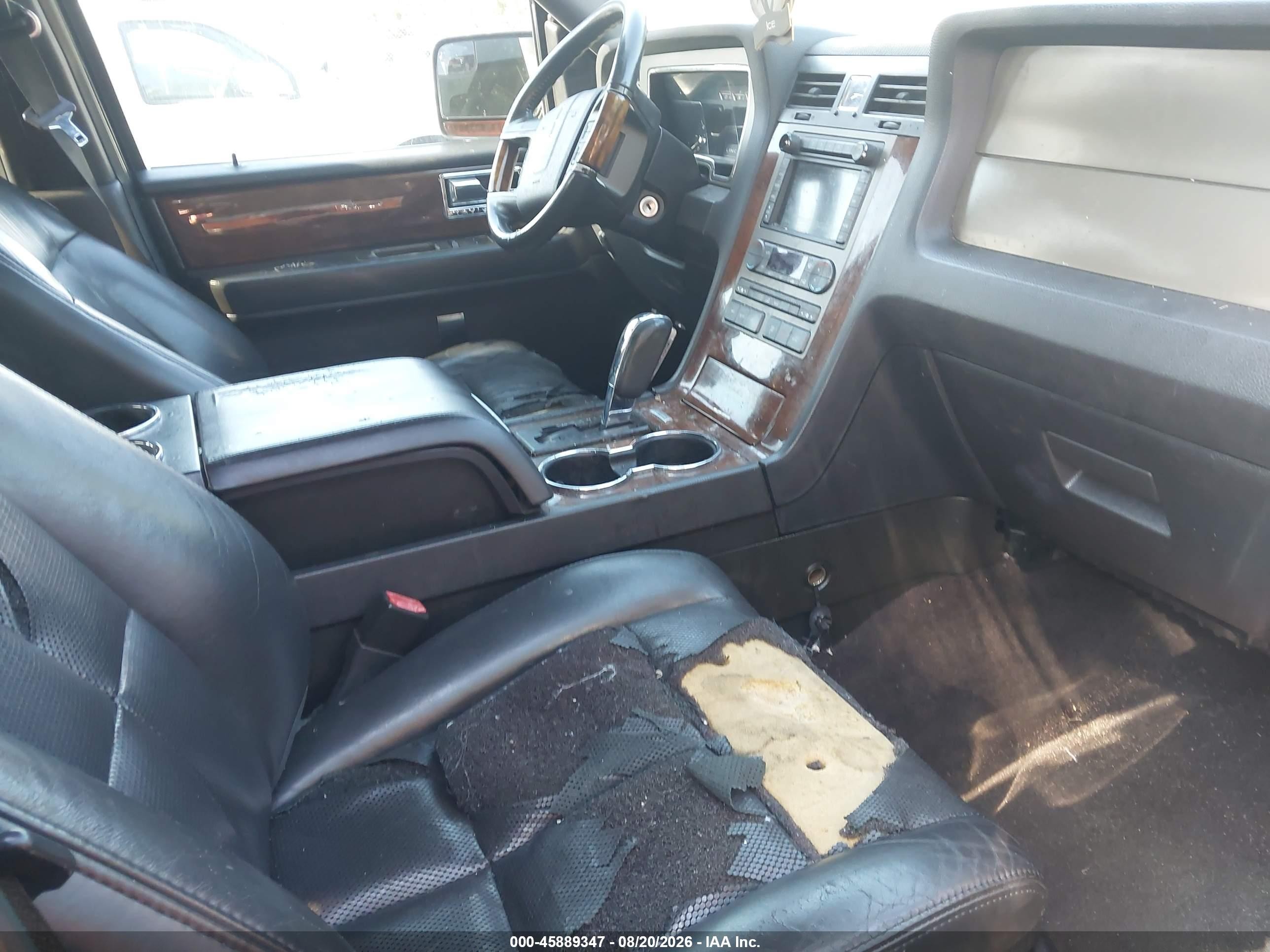 2014 Lincoln Navigator   Black vin: 5LMJJ2H58EEL01275