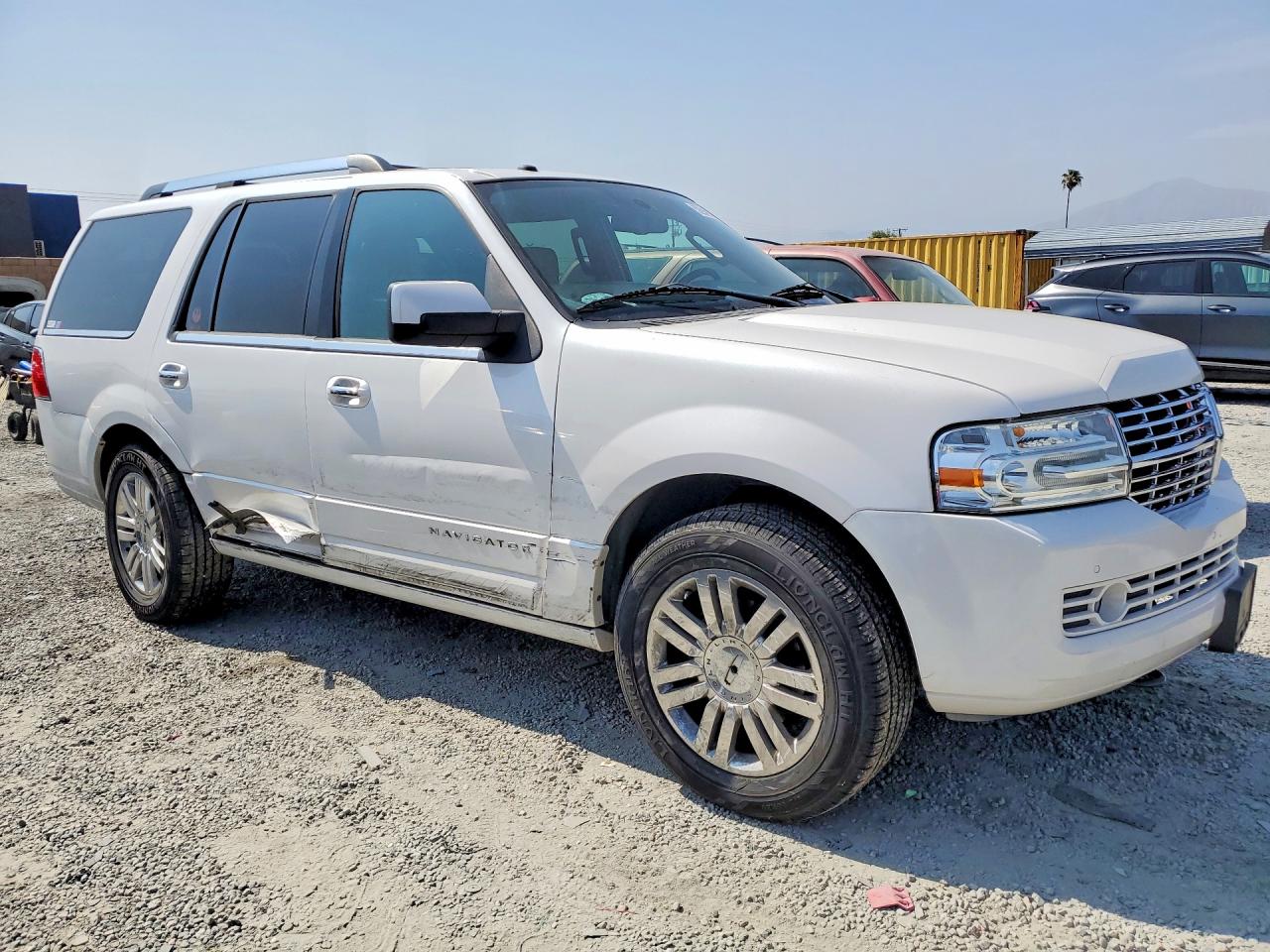 2011 Lincoln Navigator White vin: 5LMJJ2H59BEJ06930