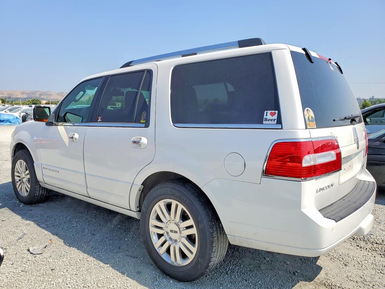 2011 Lincoln Navigator White vin: 5LMJJ2H59BEJ06930
