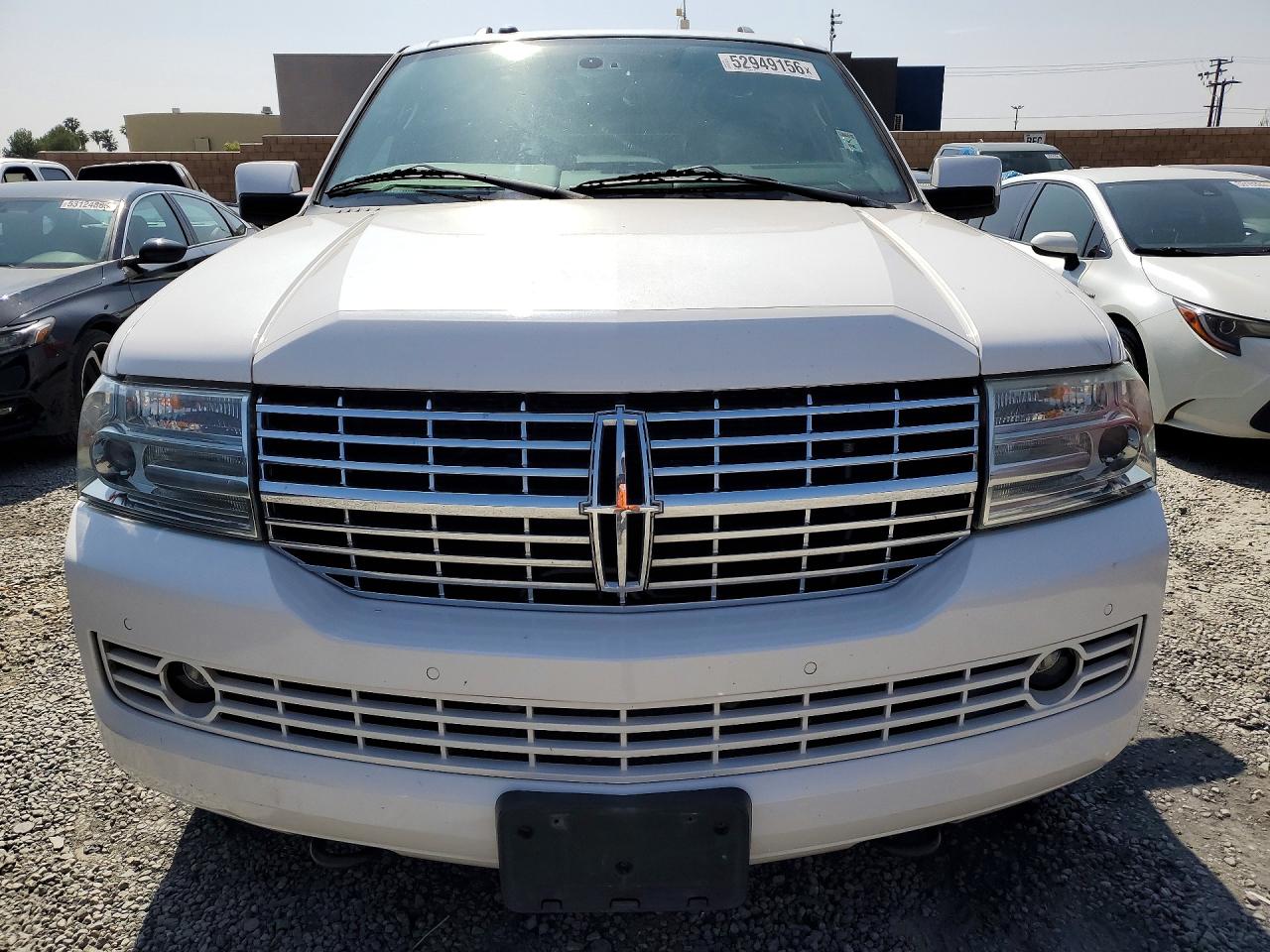 2011 Lincoln Navigator White vin: 5LMJJ2H59BEJ06930
