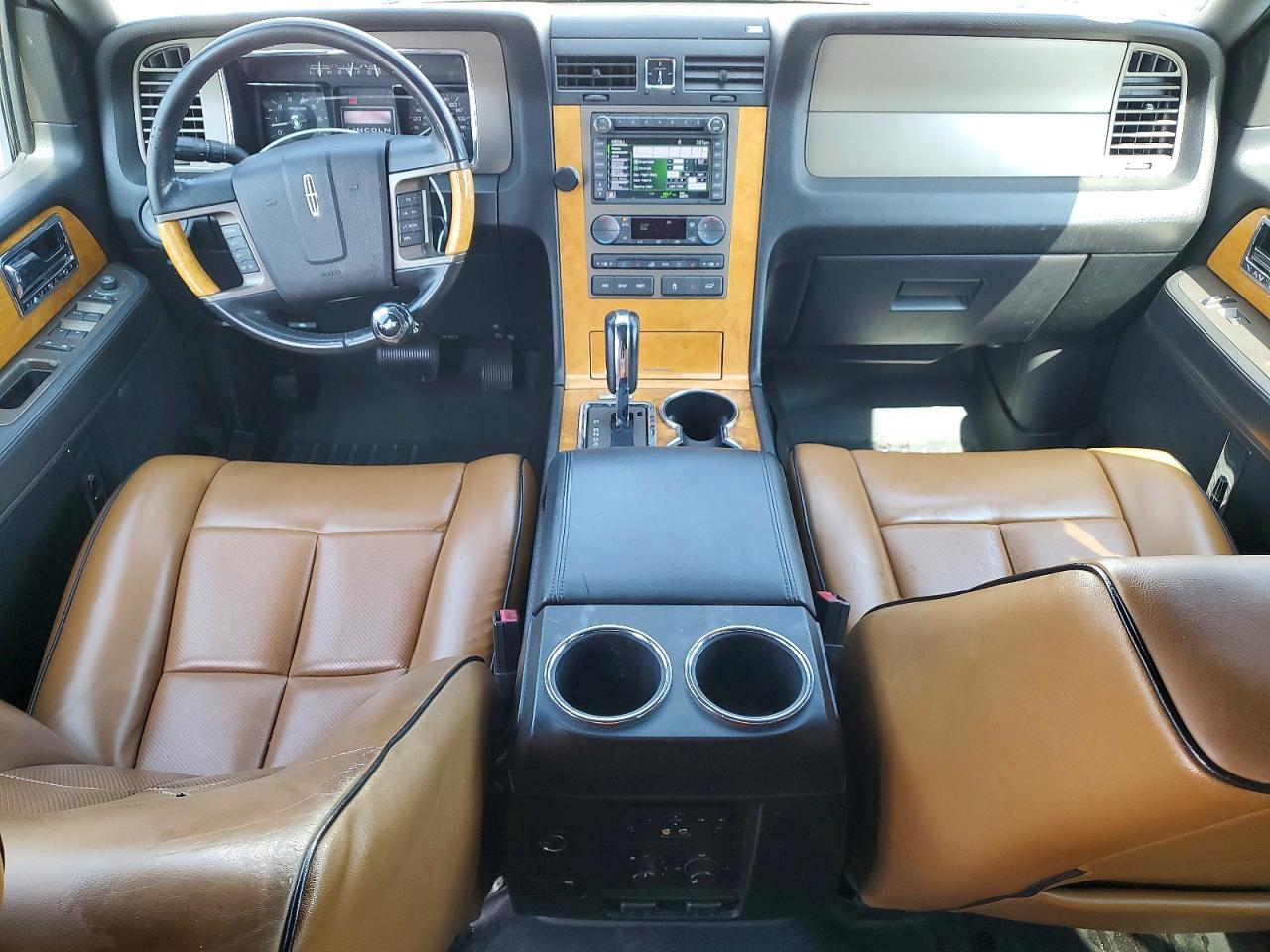 2011 Lincoln Navigator White vin: 5LMJJ2H59BEJ06930