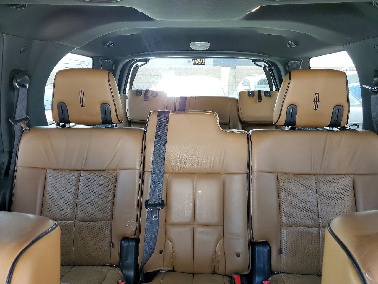 2011 Lincoln Navigator White vin: 5LMJJ2H59BEJ06930