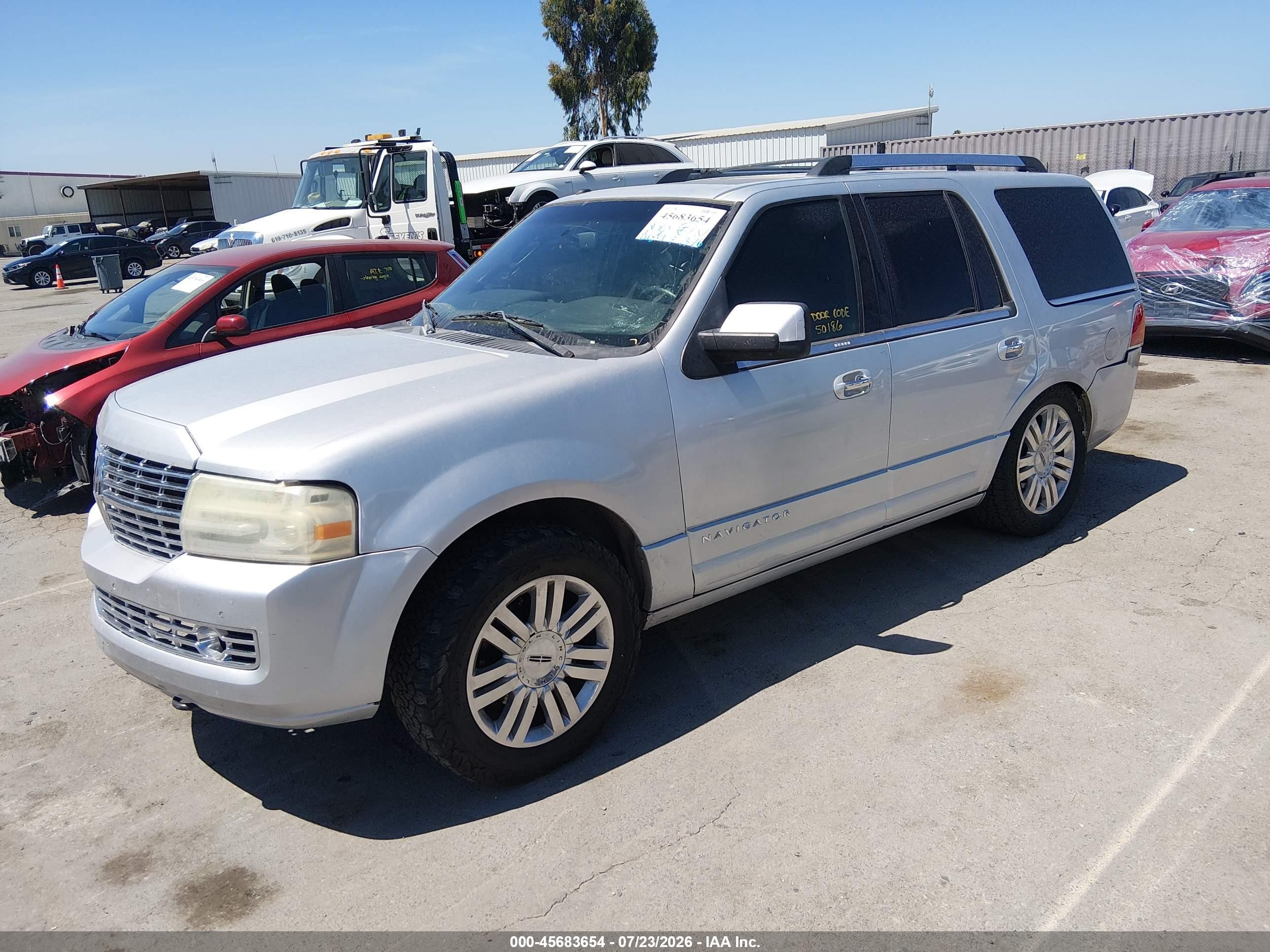 2012 Lincoln Navigator   Silver vin: 5LMJJ2H59CEL03324