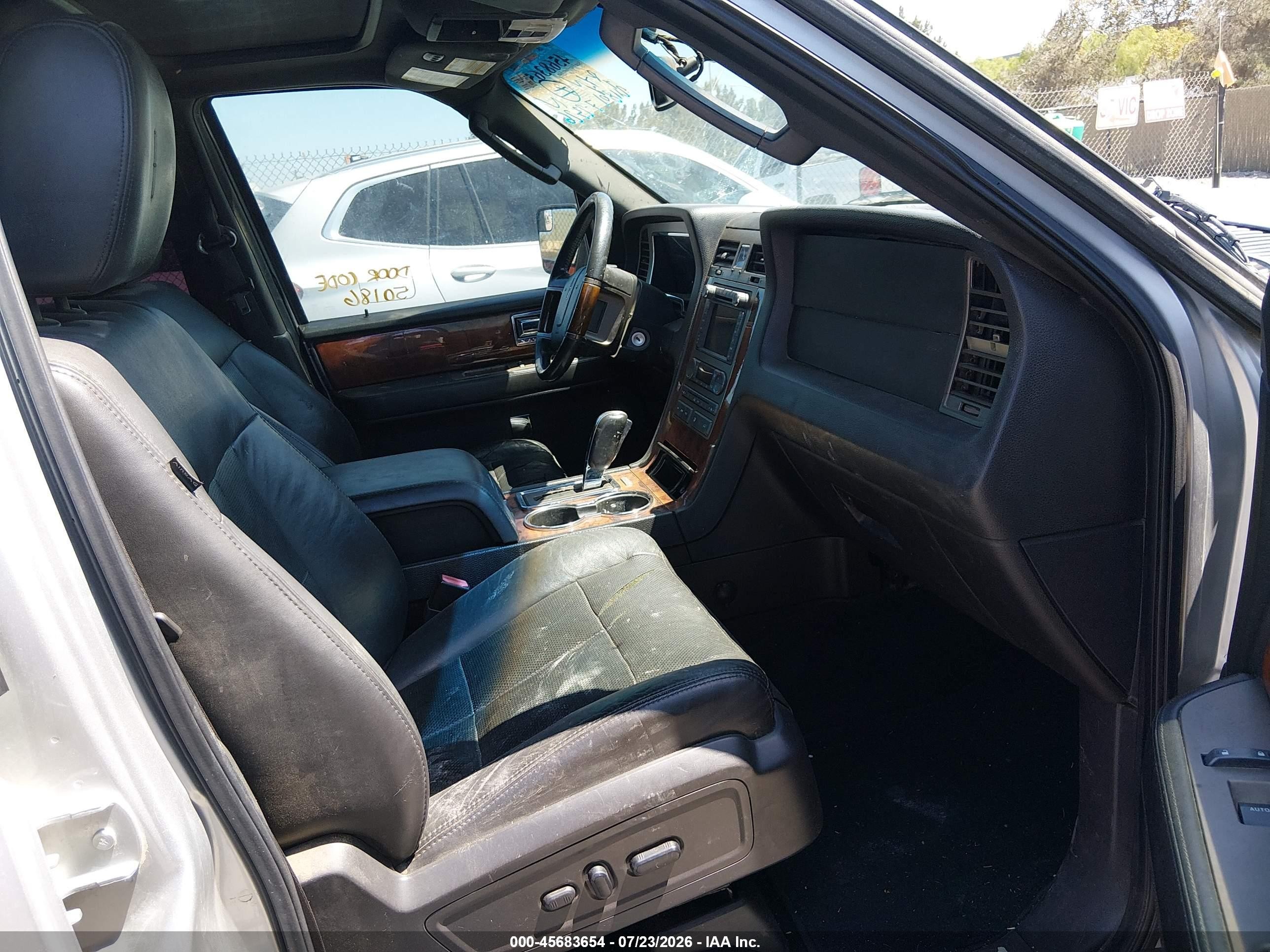 2012 Lincoln Navigator   Silver vin: 5LMJJ2H59CEL03324