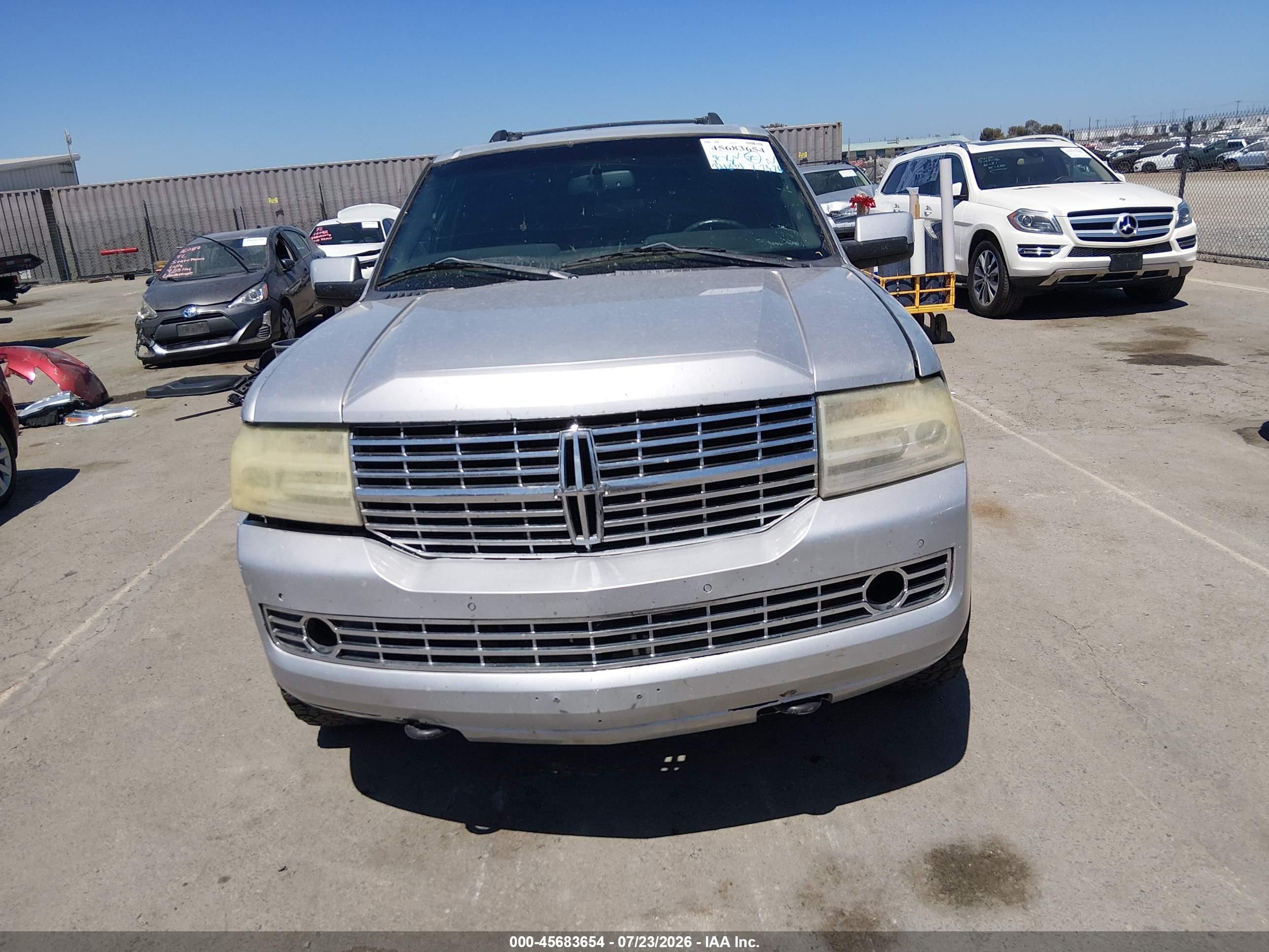 2012 Lincoln Navigator   Silver vin: 5LMJJ2H59CEL03324