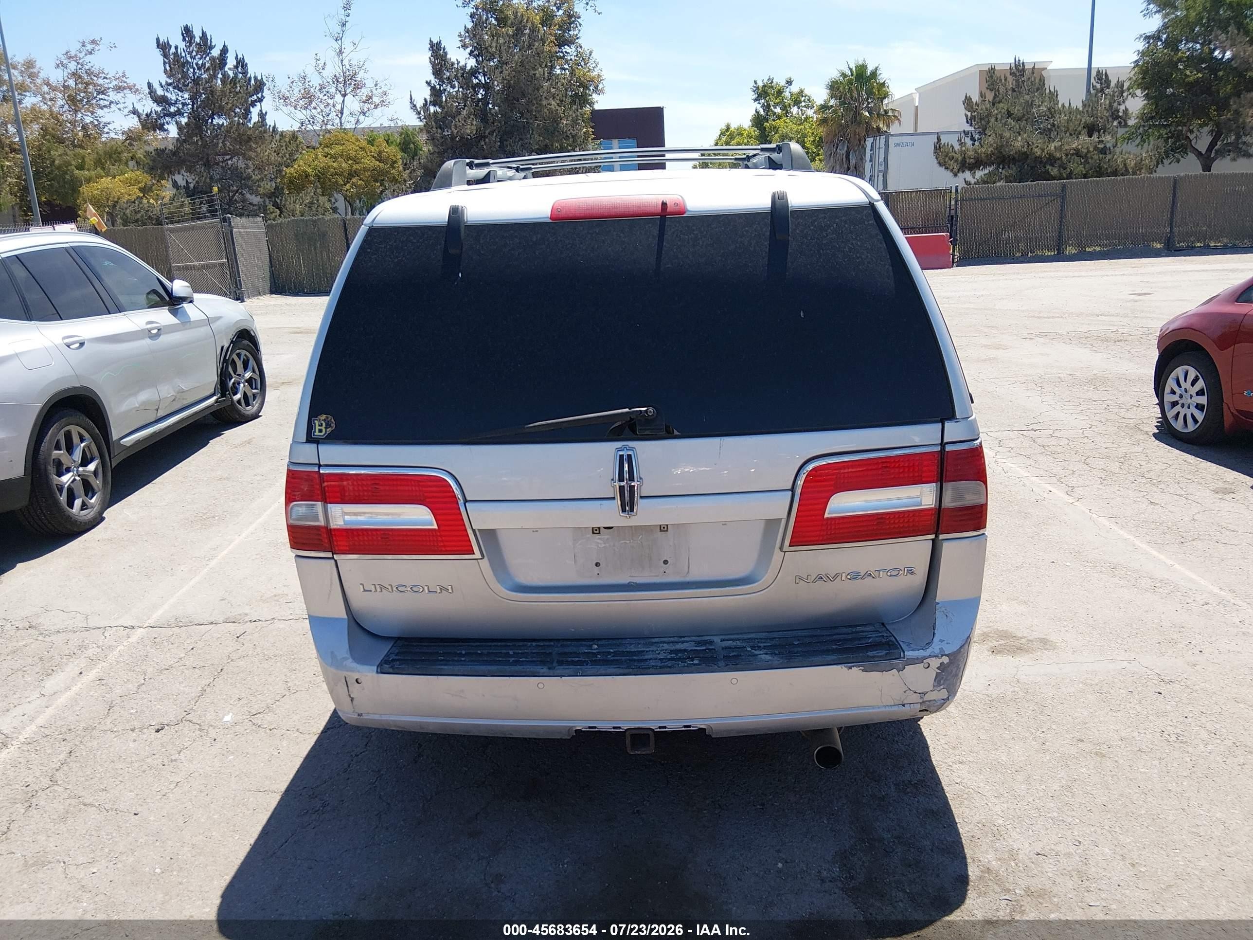 2012 Lincoln Navigator   Silver vin: 5LMJJ2H59CEL03324