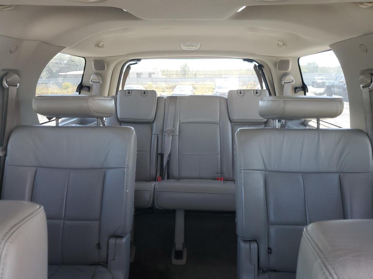 2011 Lincoln Navigator White vin: 5LMJJ2H5XBEJ09156