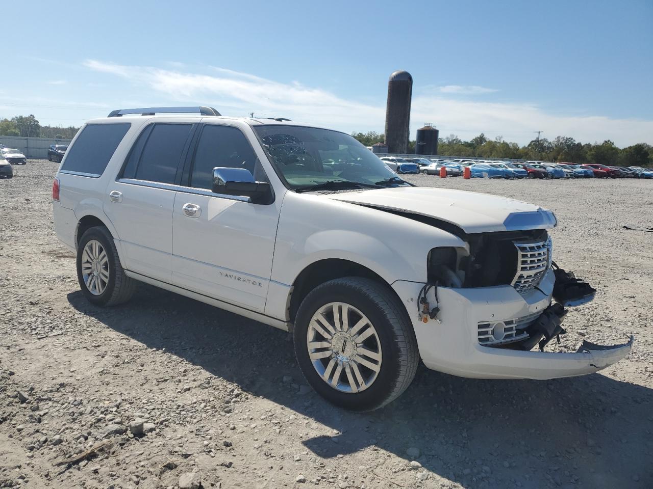 2011 Lincoln Navigator White vin: 5LMJJ2H5XBEJ09156
