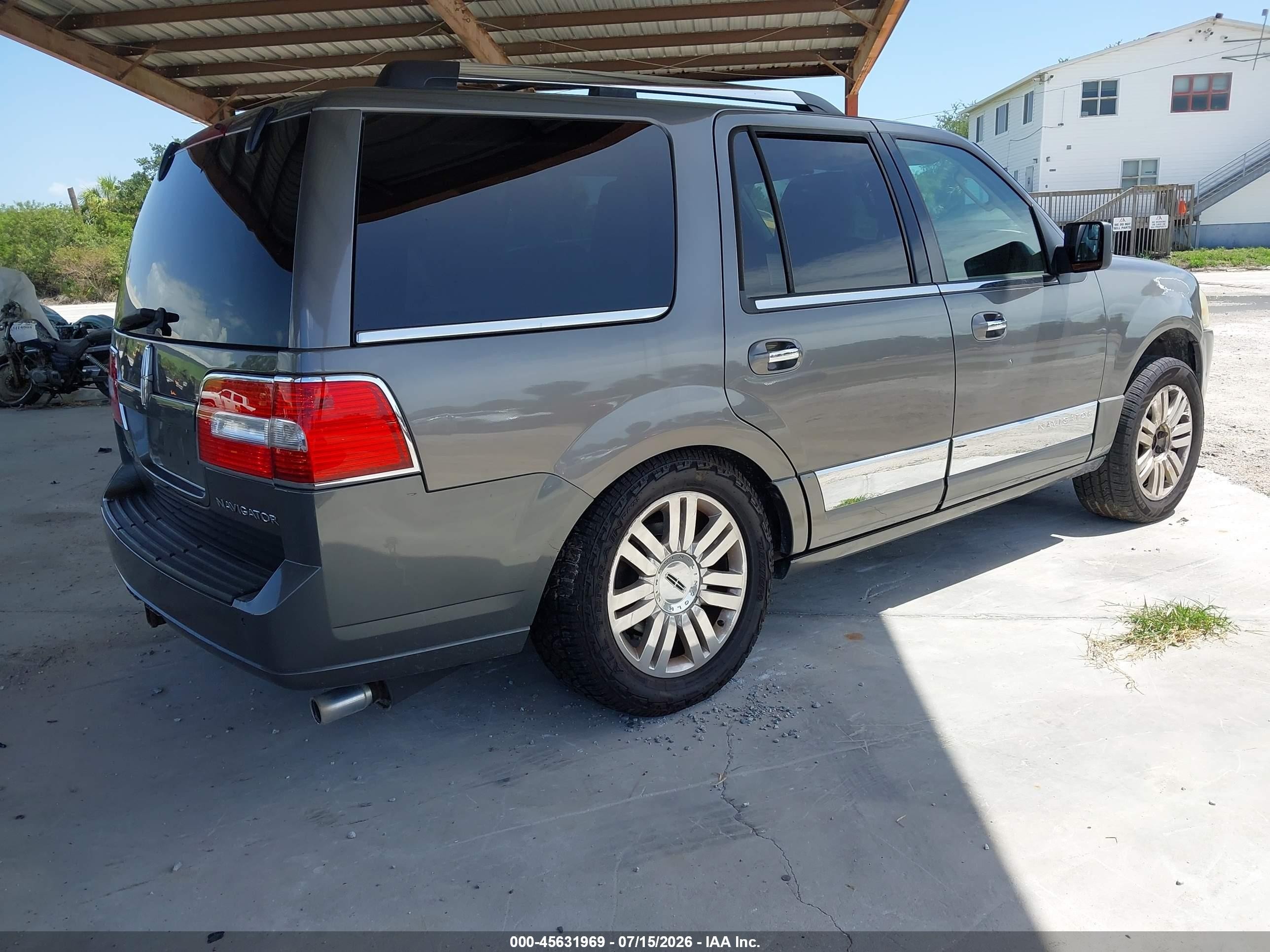 2013 Lincoln Navigator   Gray vin: 5LMJJ2H5XDEL04838