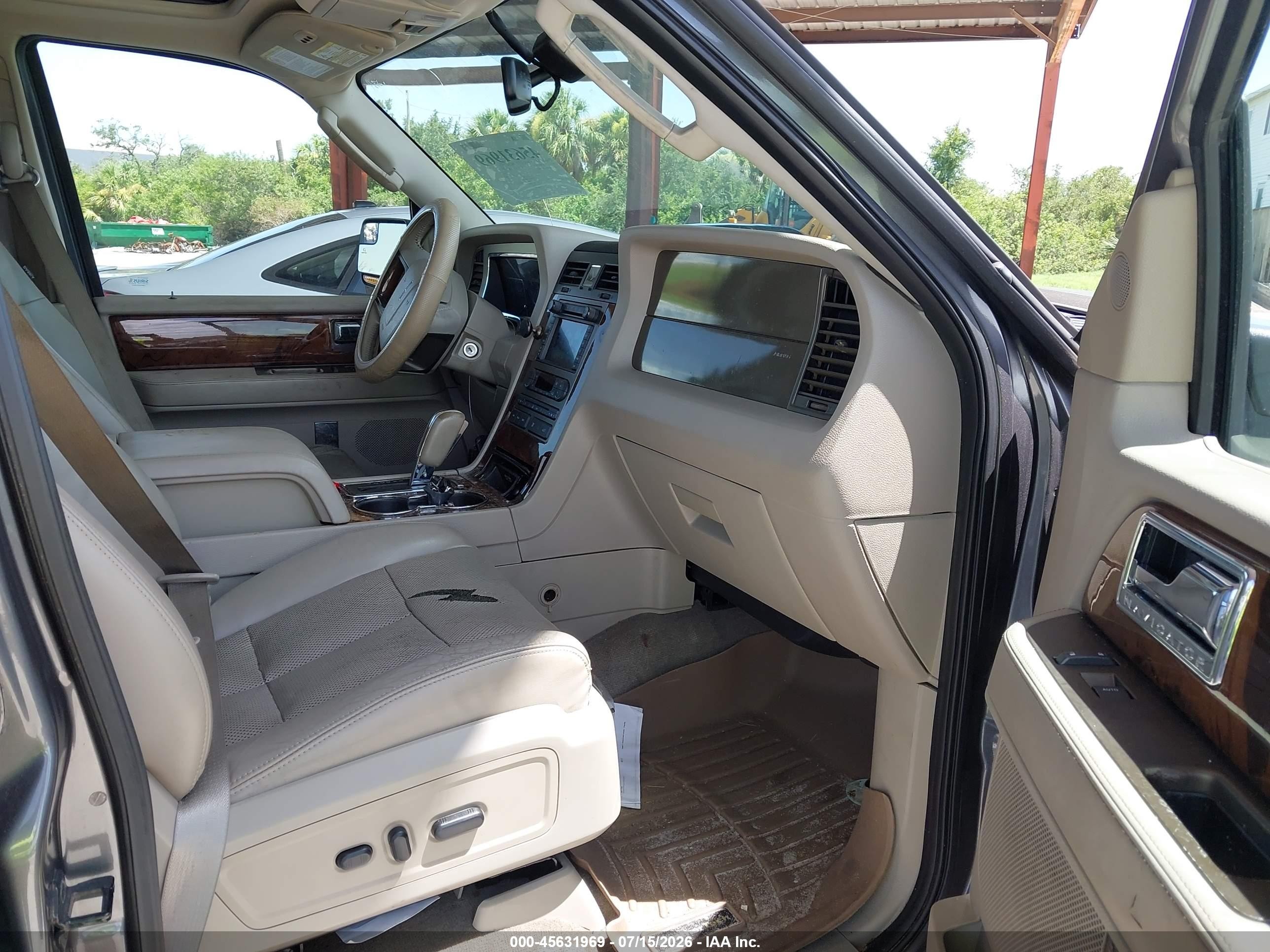 2013 Lincoln Navigator   Gray vin: 5LMJJ2H5XDEL04838